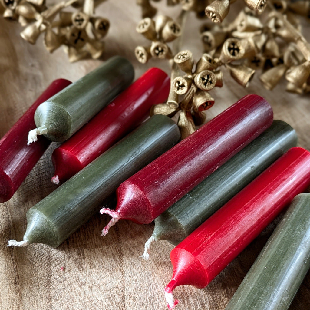 10 Mixed Short Dinner Candles | Dark Green, Maroon & Red