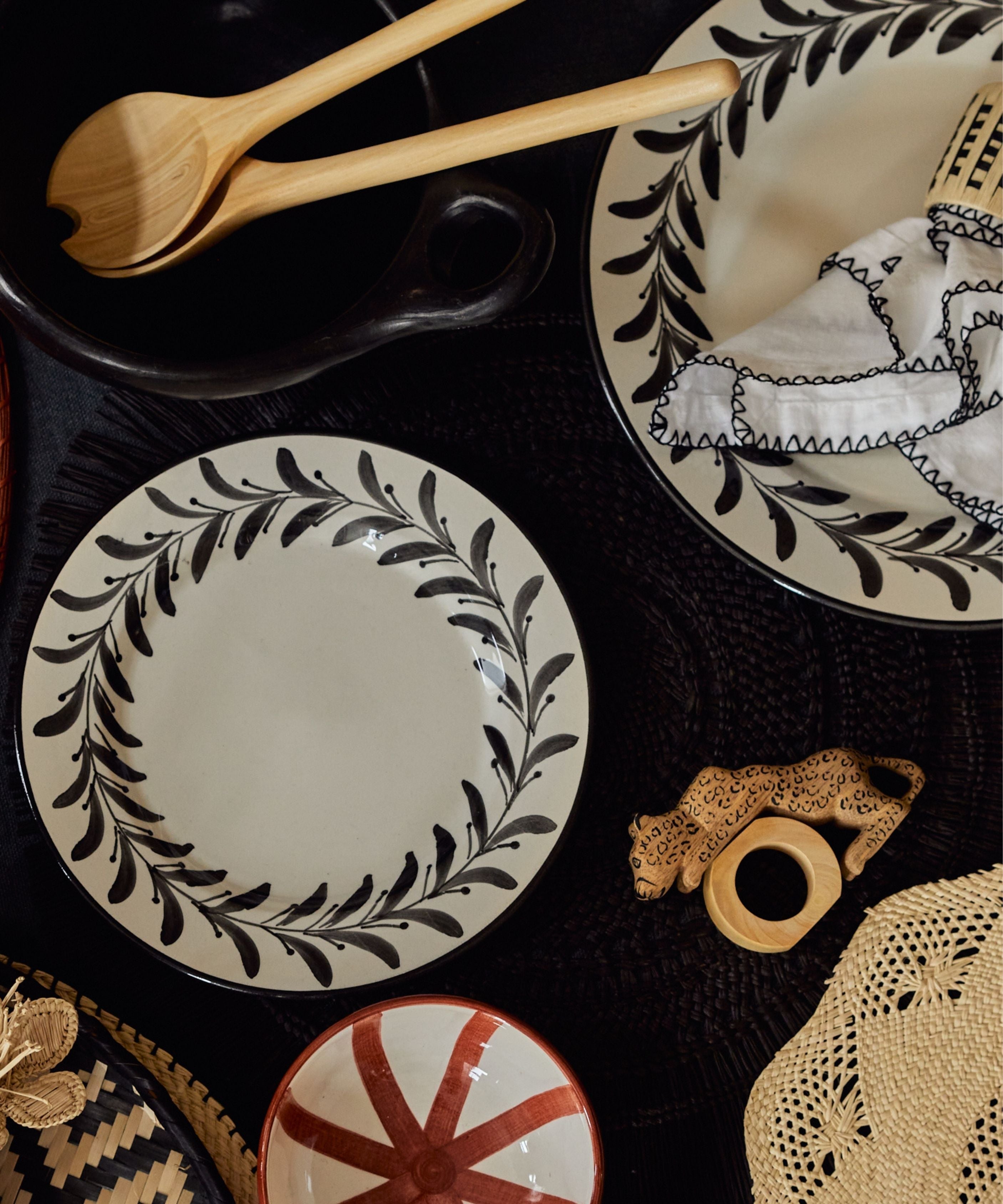 Helecho Side Plate | Hand-Painted Ceramic, Jet Black