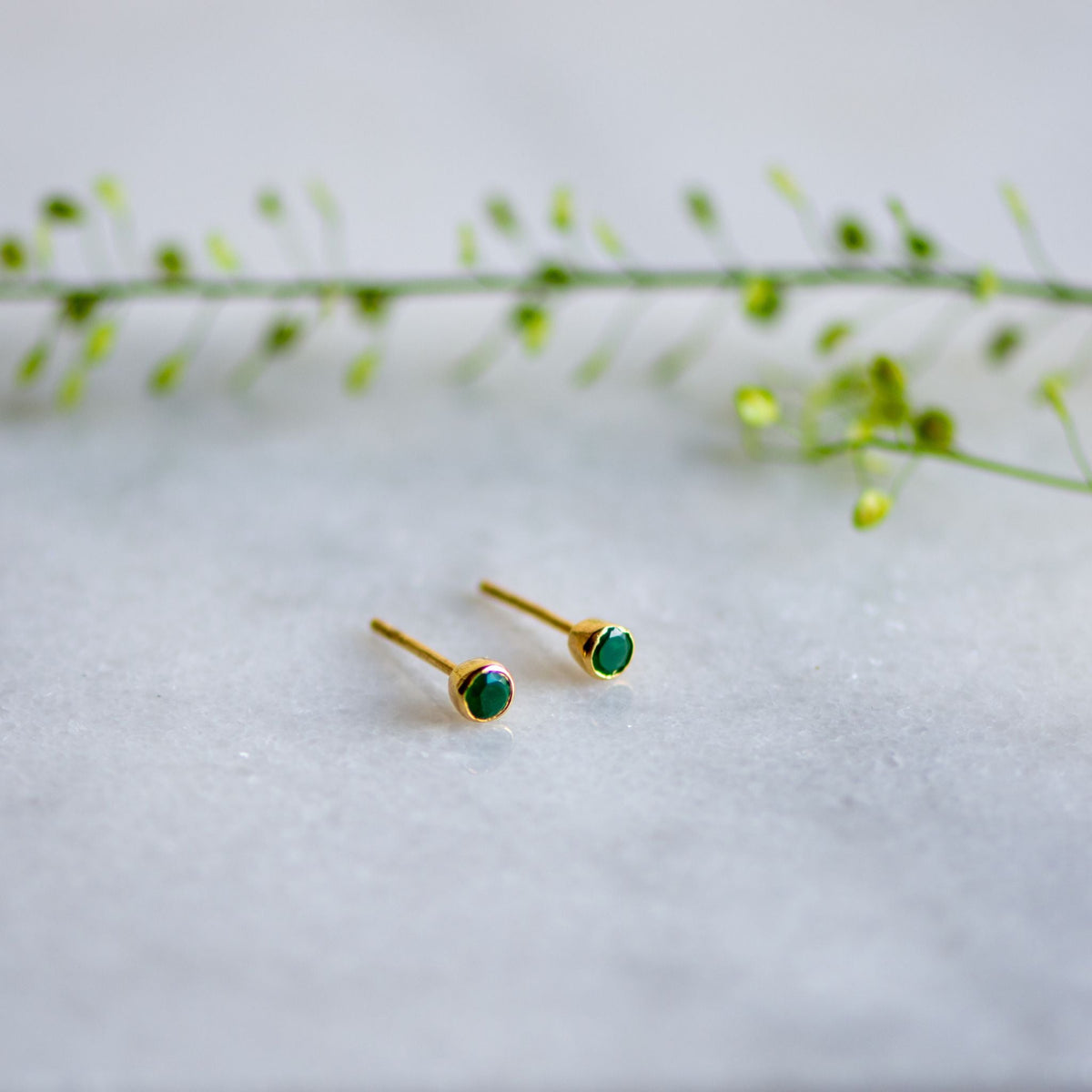 Acer Ear stud in Gold with Green Onyx