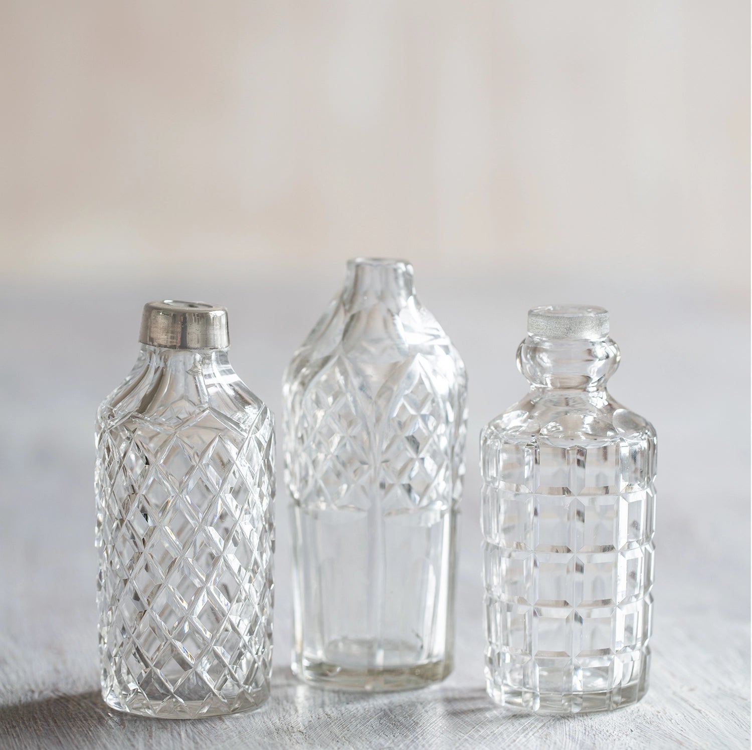 Medium Heavy Cut Vintage Diffuser Bottle - Round Bottle image