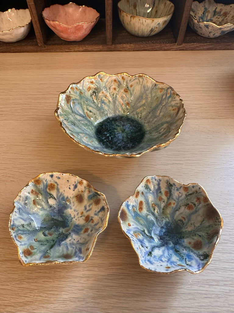 Small Pots with Gold