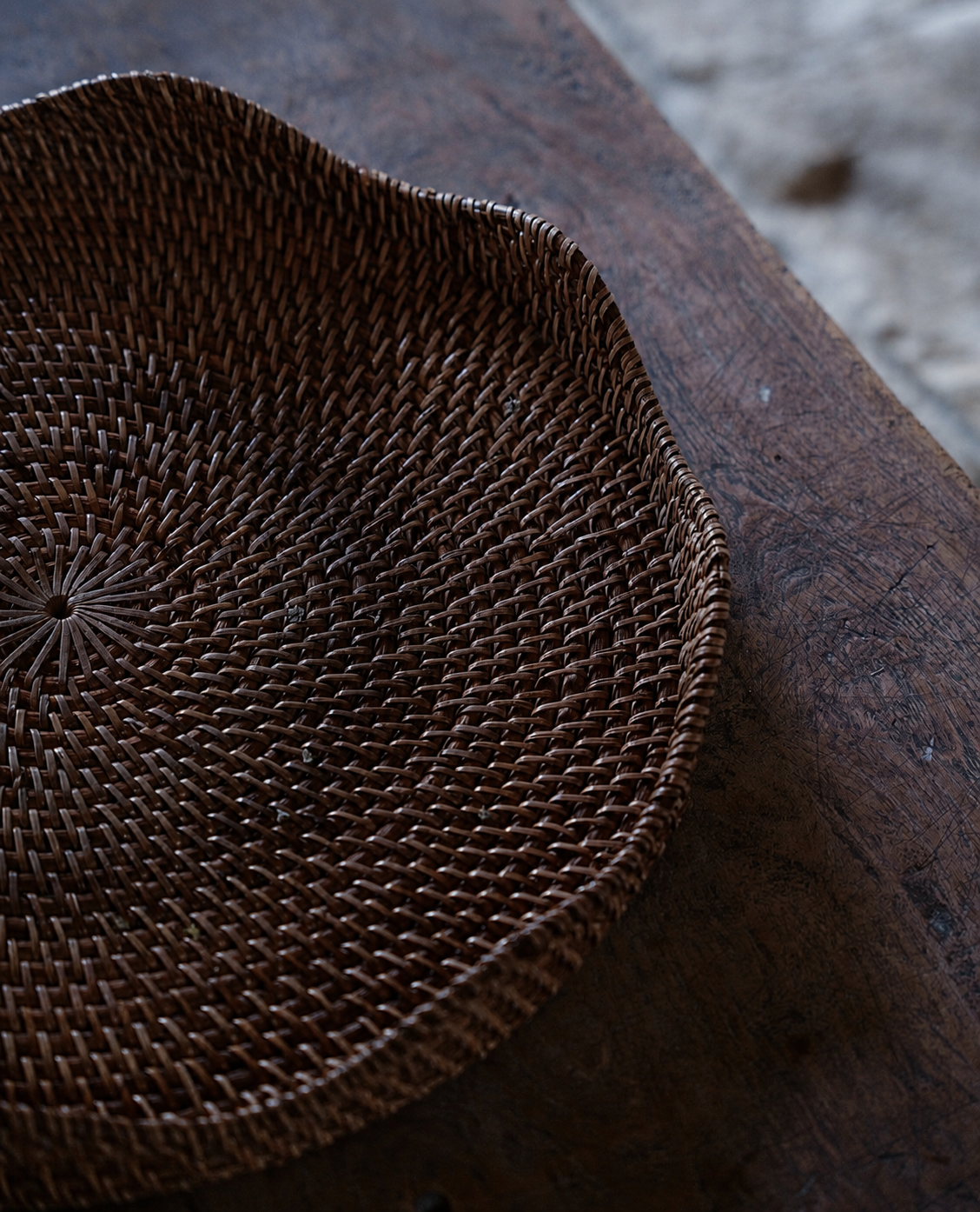 Solva Round Scallop Tray