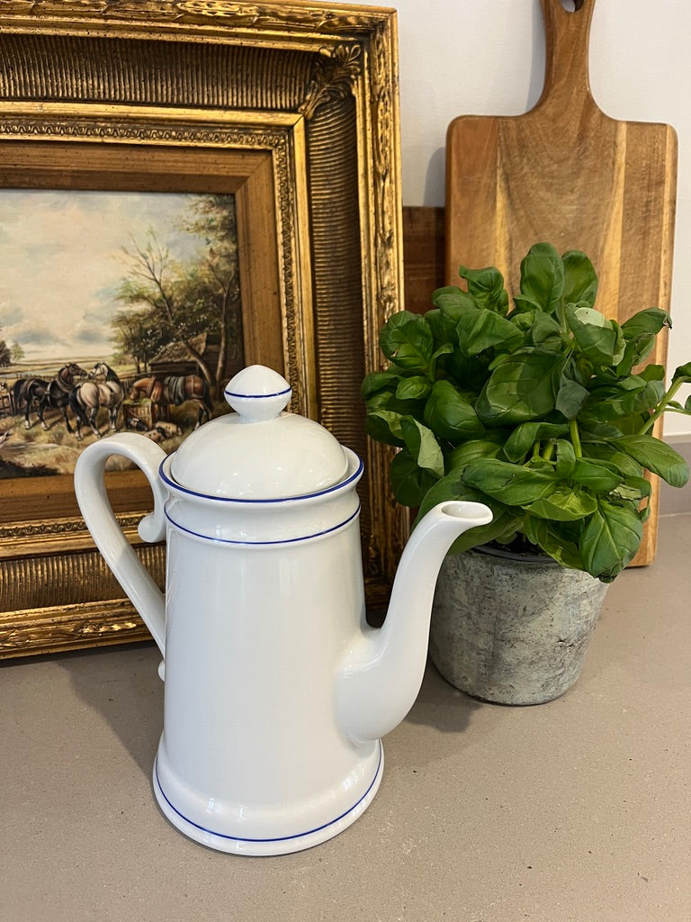 White Bareuther 1970‚Äôs Tea / Coffee Pot
