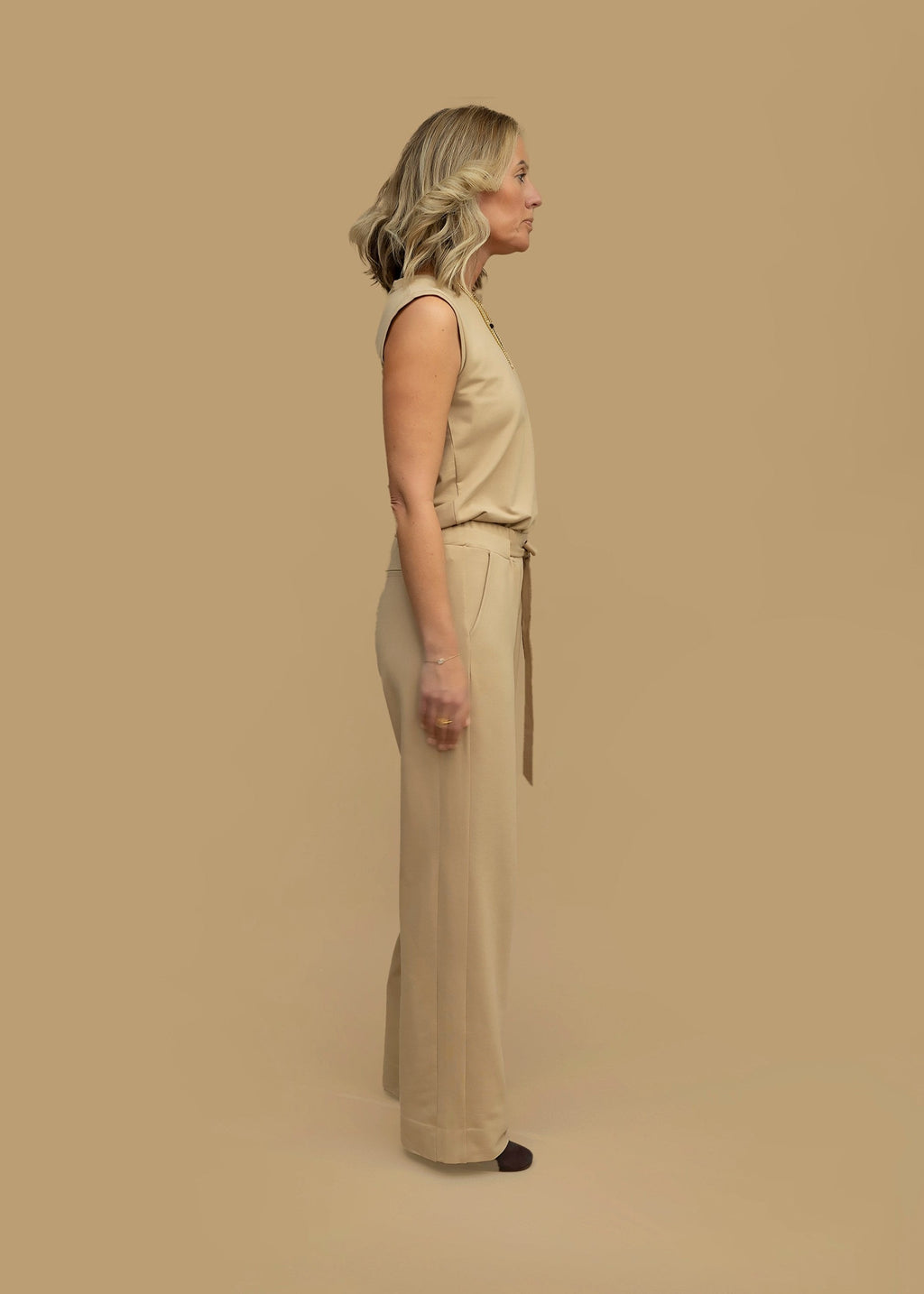 HERO sleeveless top, camel