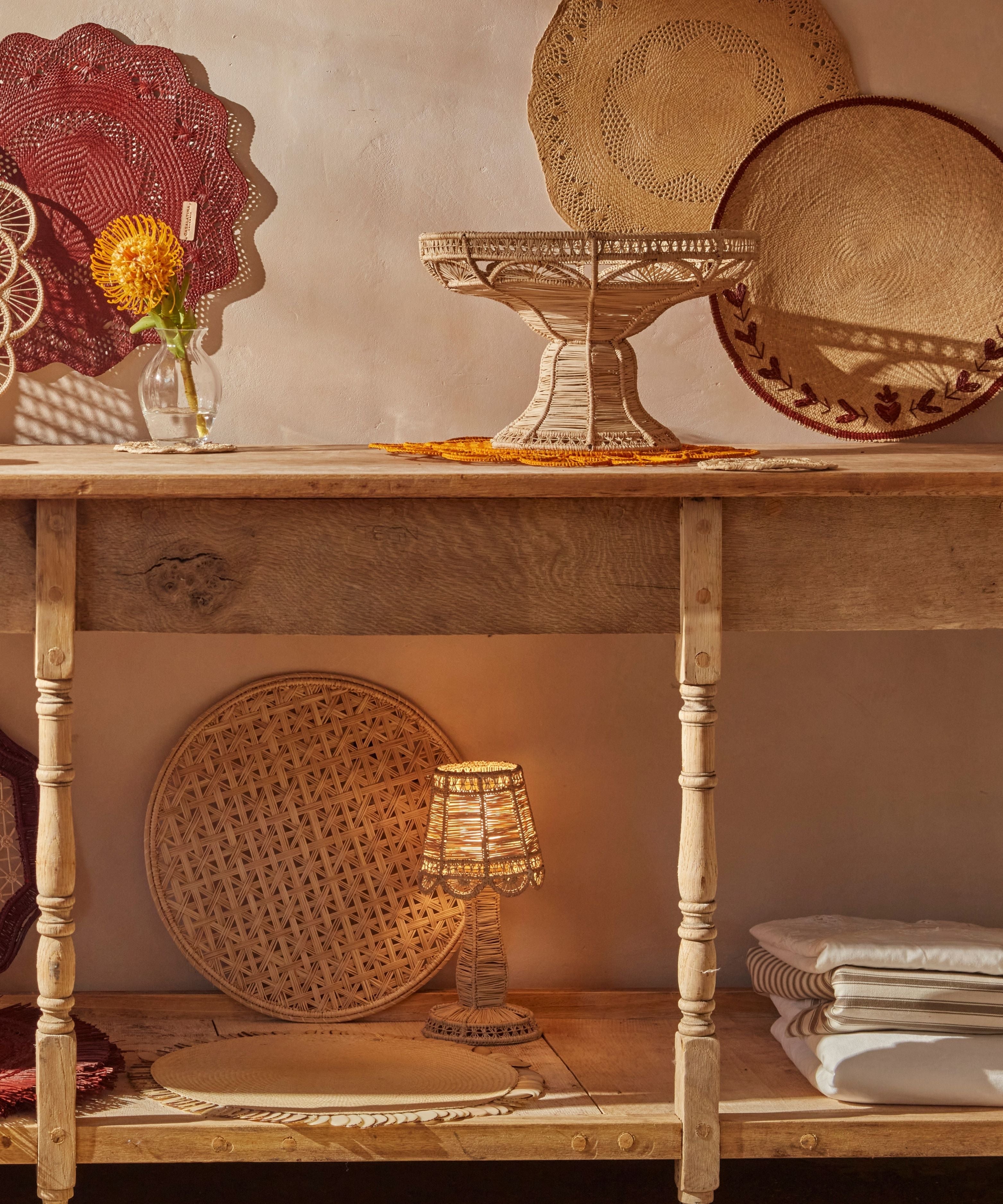 Deco Pedestal Fruit Bowl | Handwoven Iraca Palm, Natural