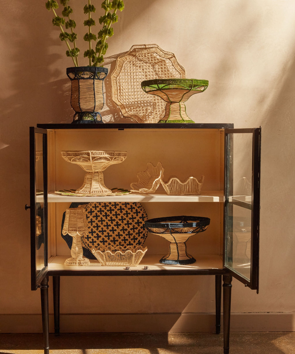 Deco Pedestal Fruit Bowl | Handwoven Iraca Palm, Green