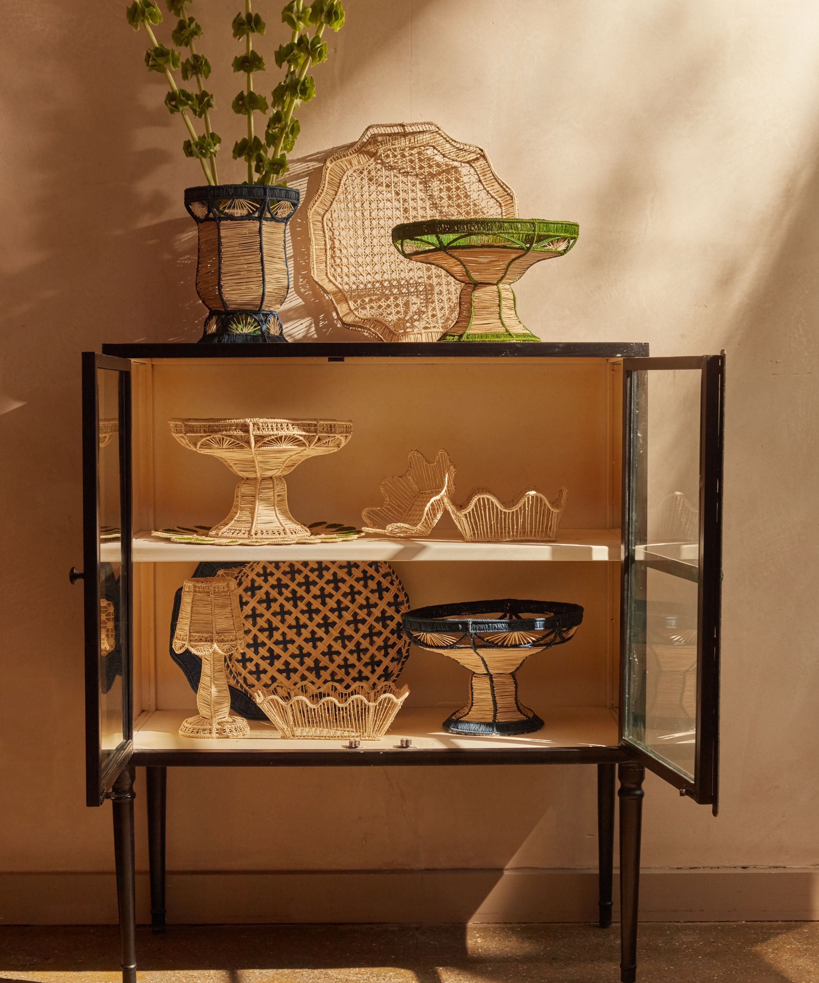 Deco Pedestal Fruit Bowl | Handwoven Iraca Palm, Green