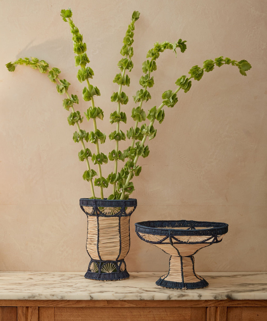 Deco Pedestal Fruit Bowl | Handwoven Iraca Palm, Deep Blue