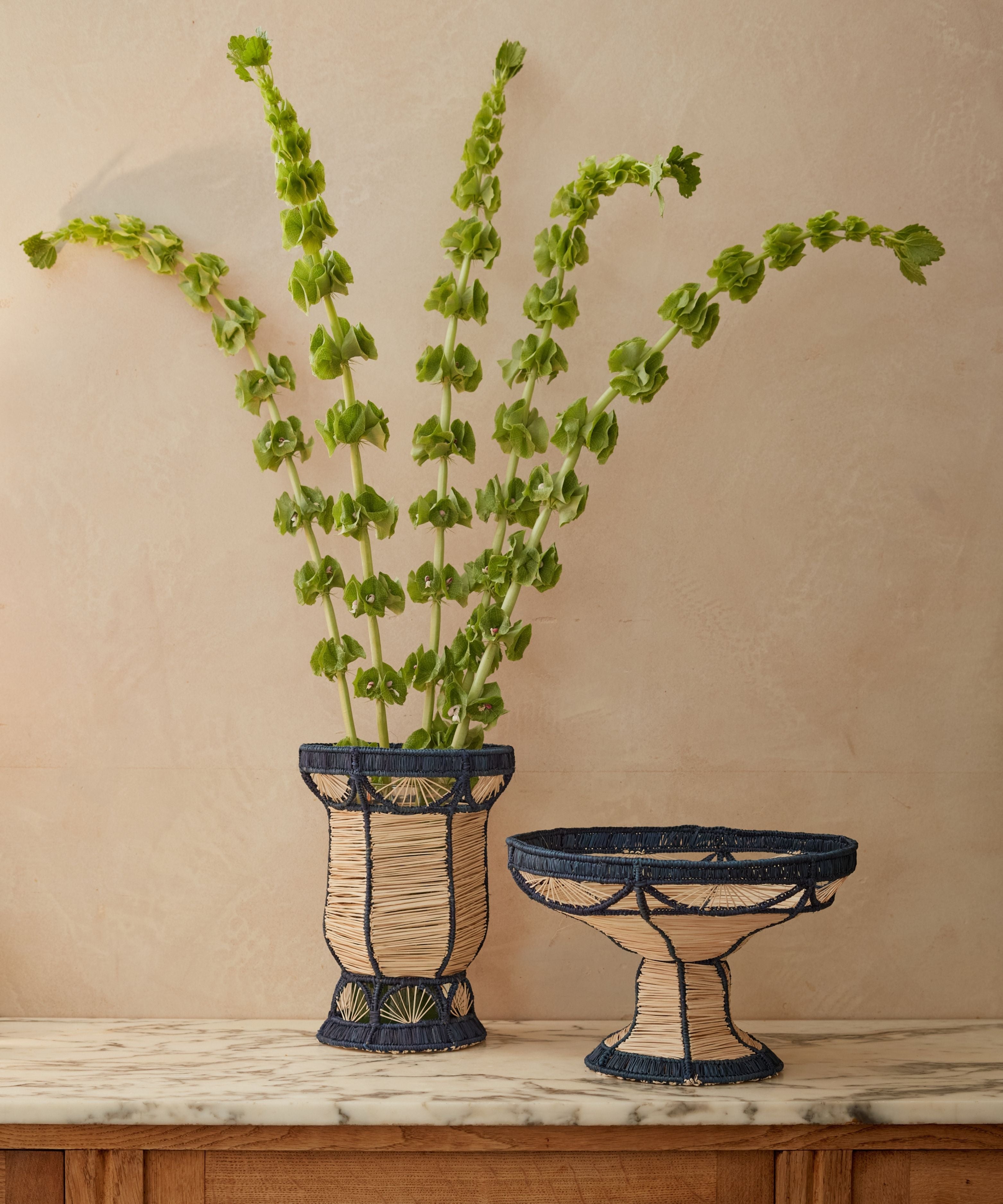 Deco Pedestal Fruit Bowl | Handwoven Iraca Palm, Deep Blue