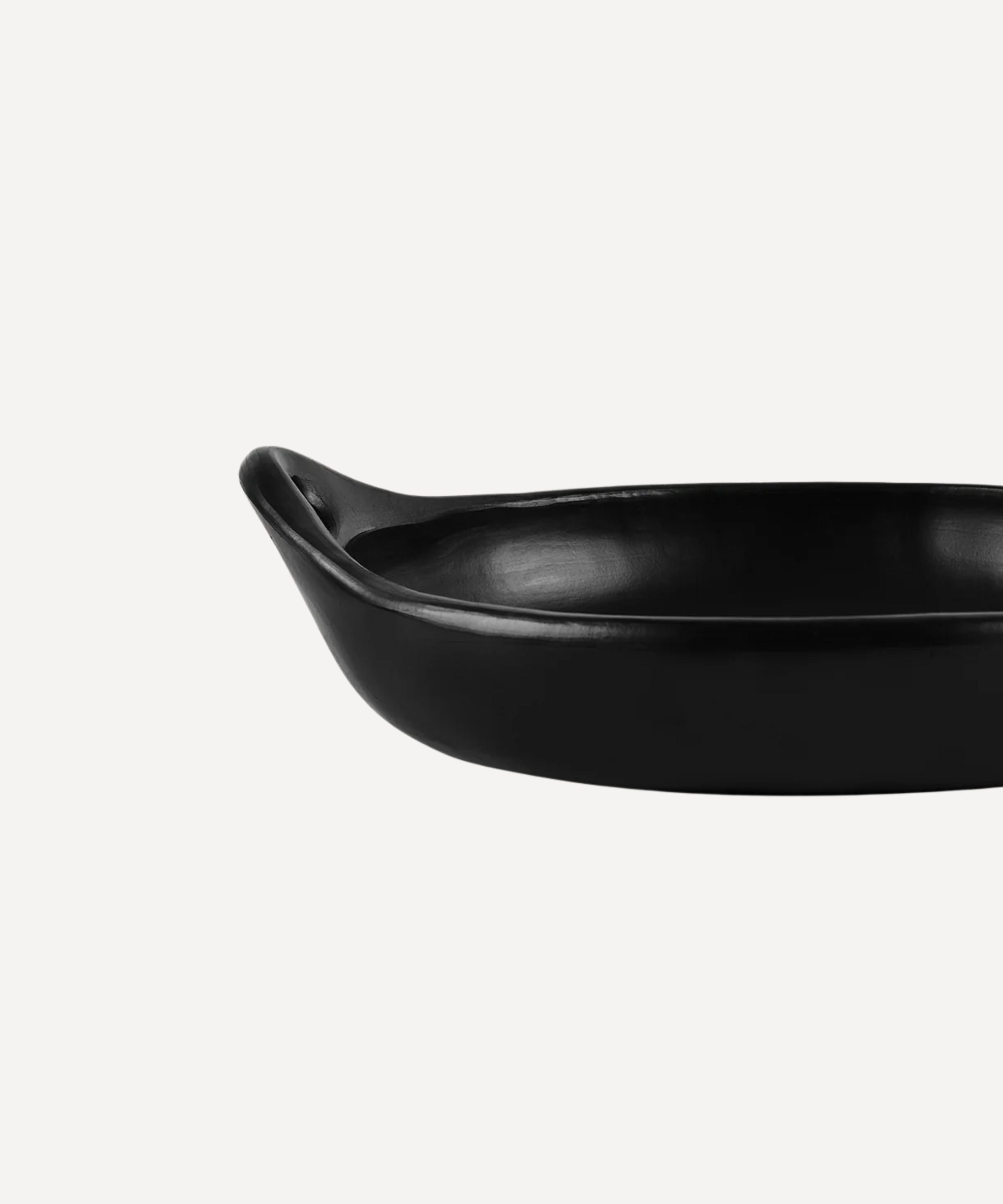Chamba Black Clay Roasting Dish | Colombian Pottery