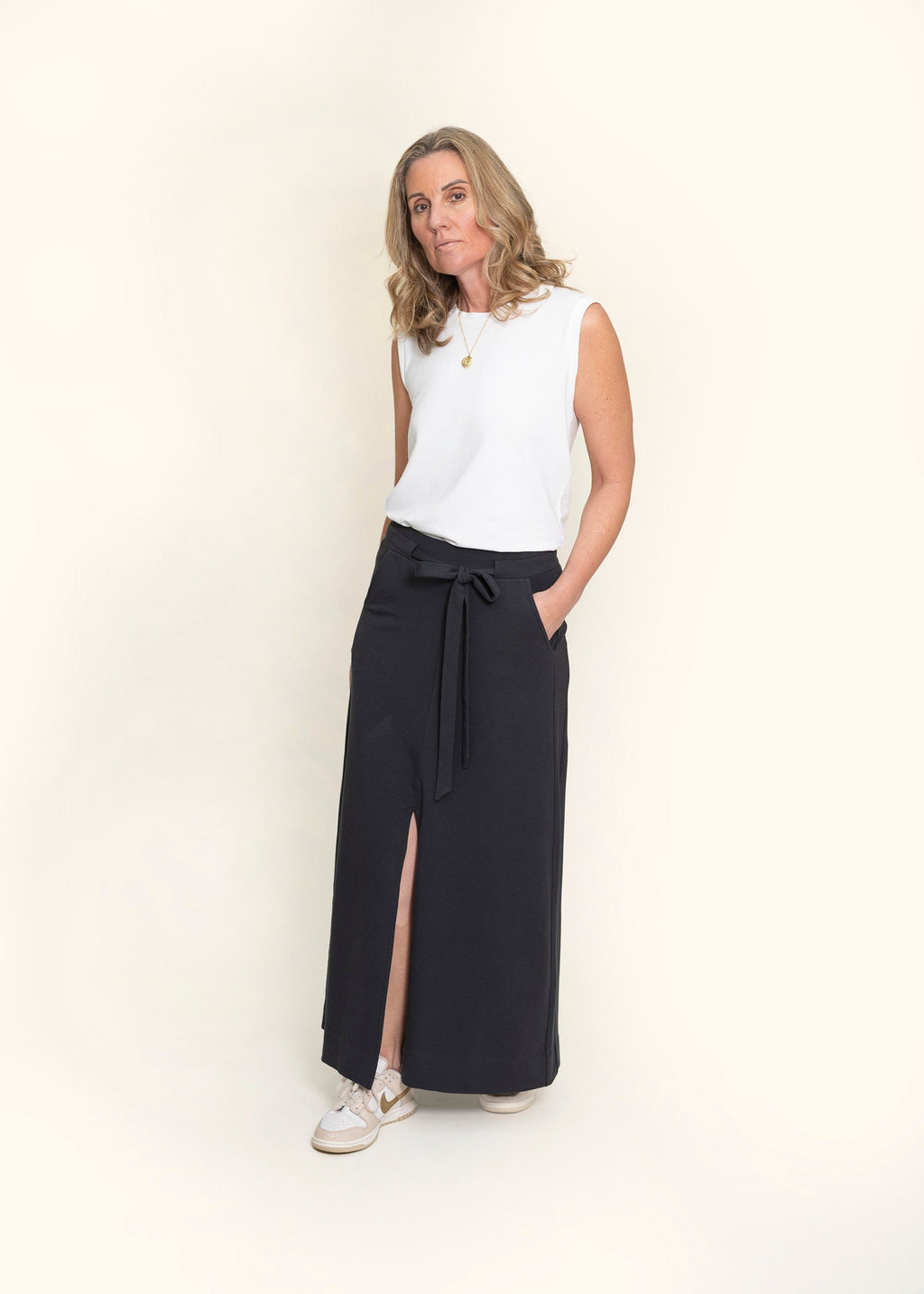 HERO sleeveless top, warm white