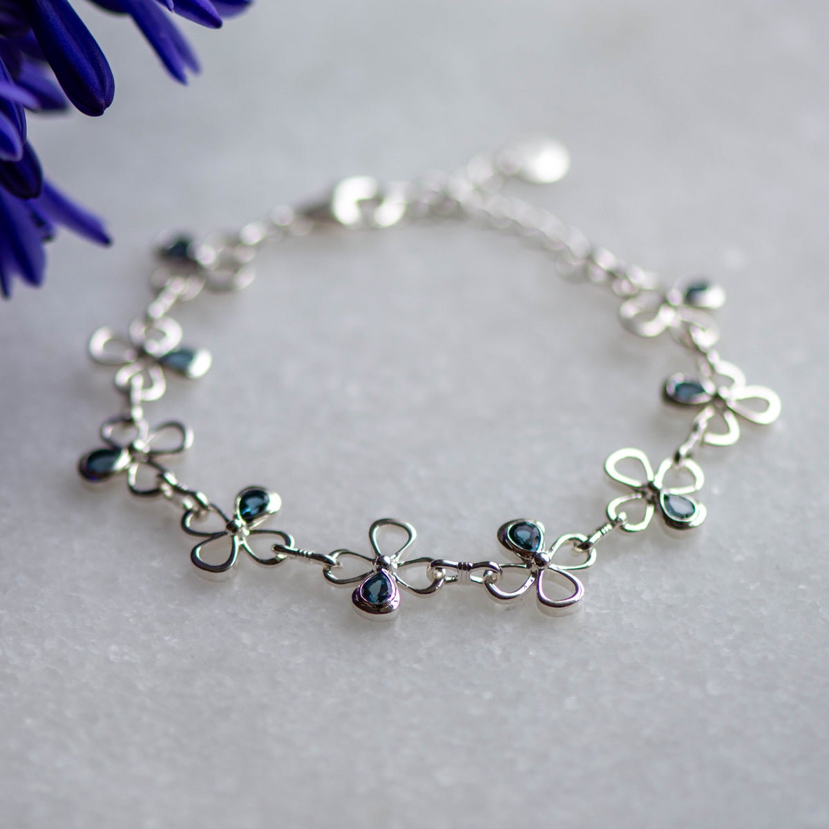 Lucky Clover Bracelet in Silver with London Blue Topaz