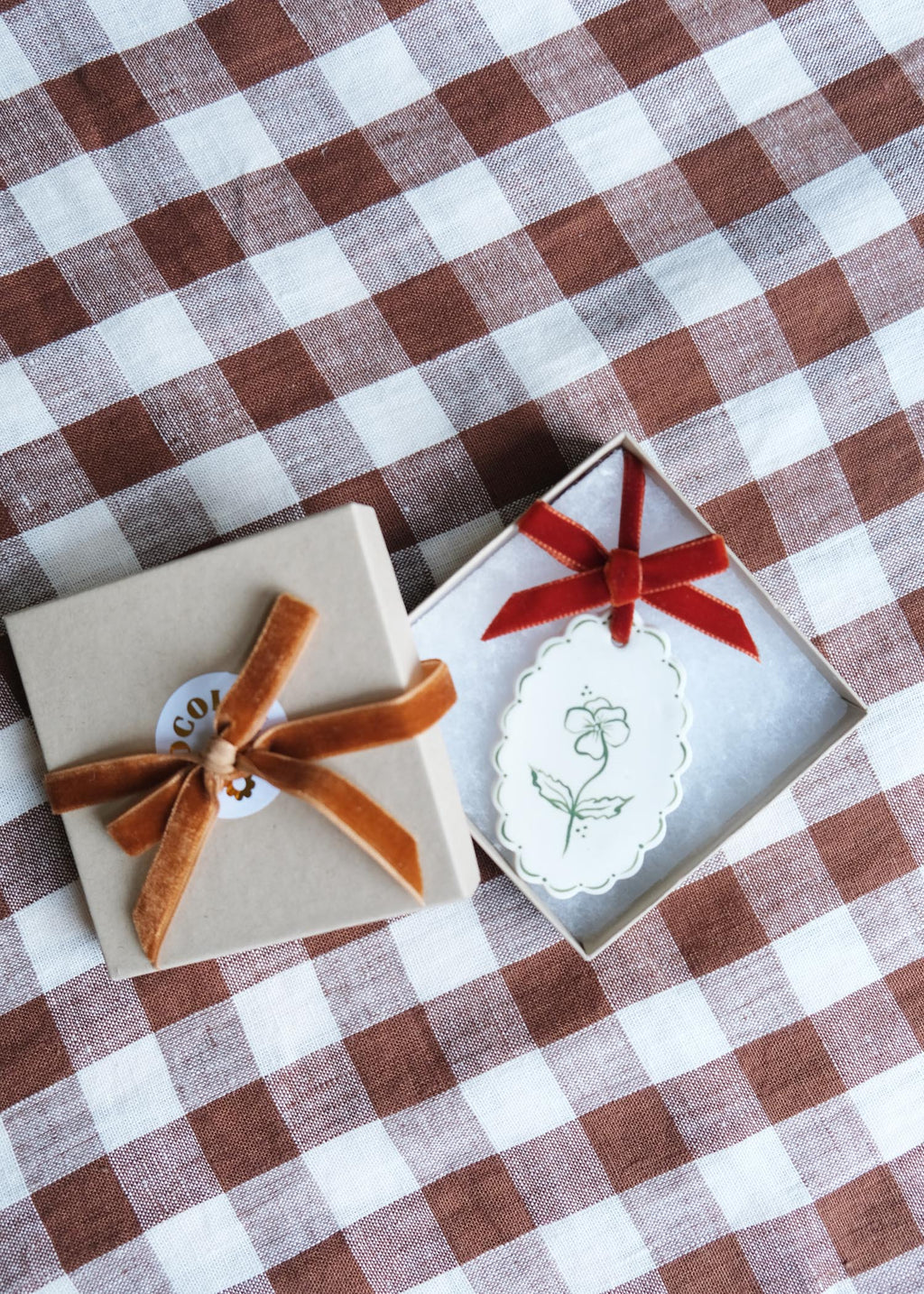 Small brown tulip wall hanging