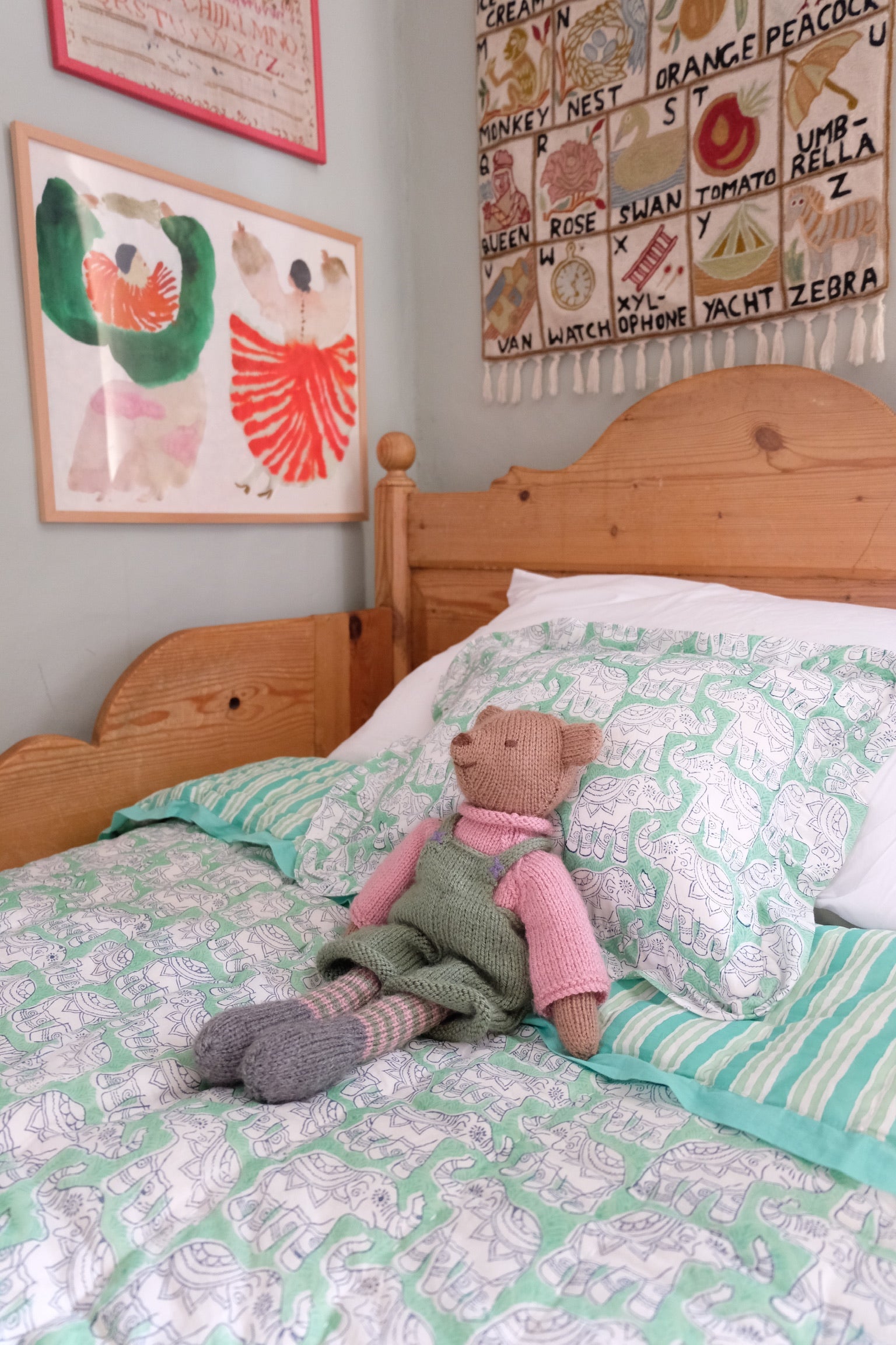 Organic Cotton Elephant Toddler Quilt – Green Block Printed Reversible Cot Quilt