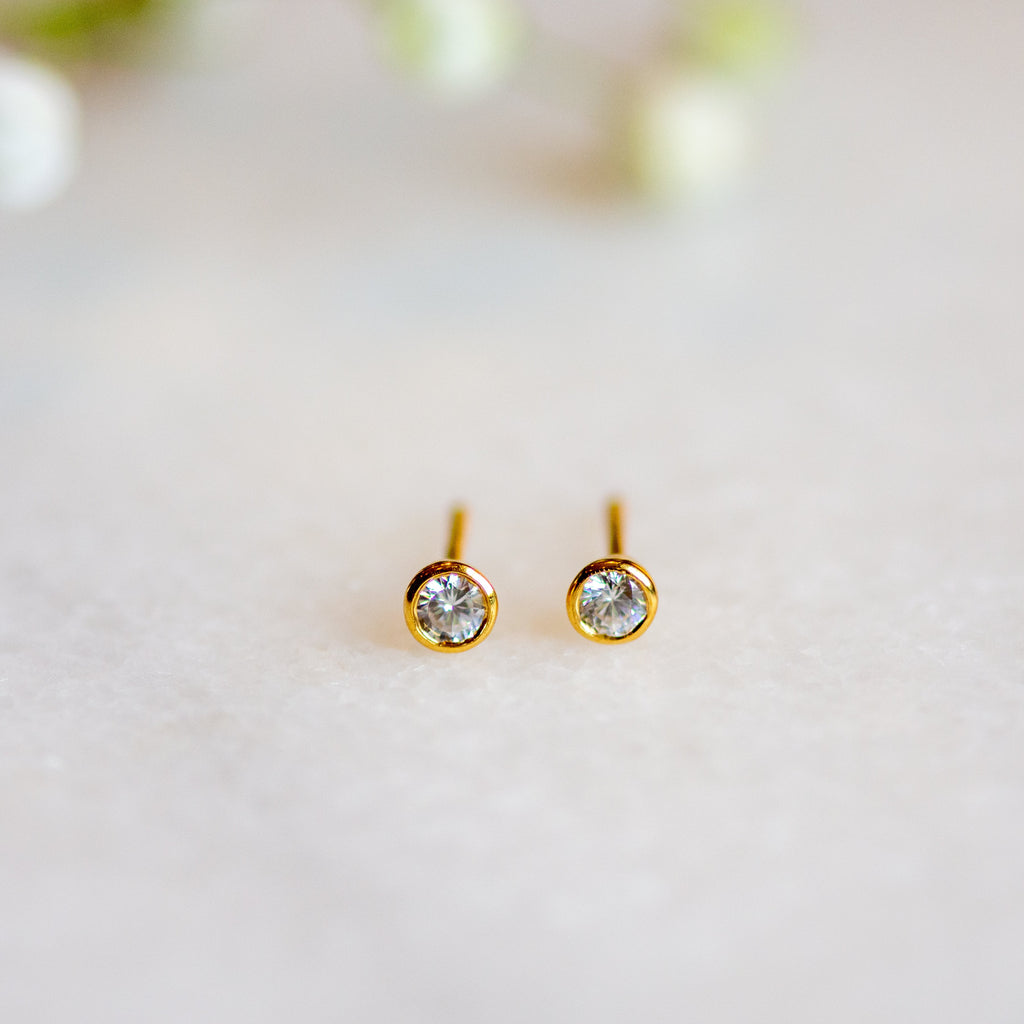 Acer Ear Stud in Gold with Zirconia