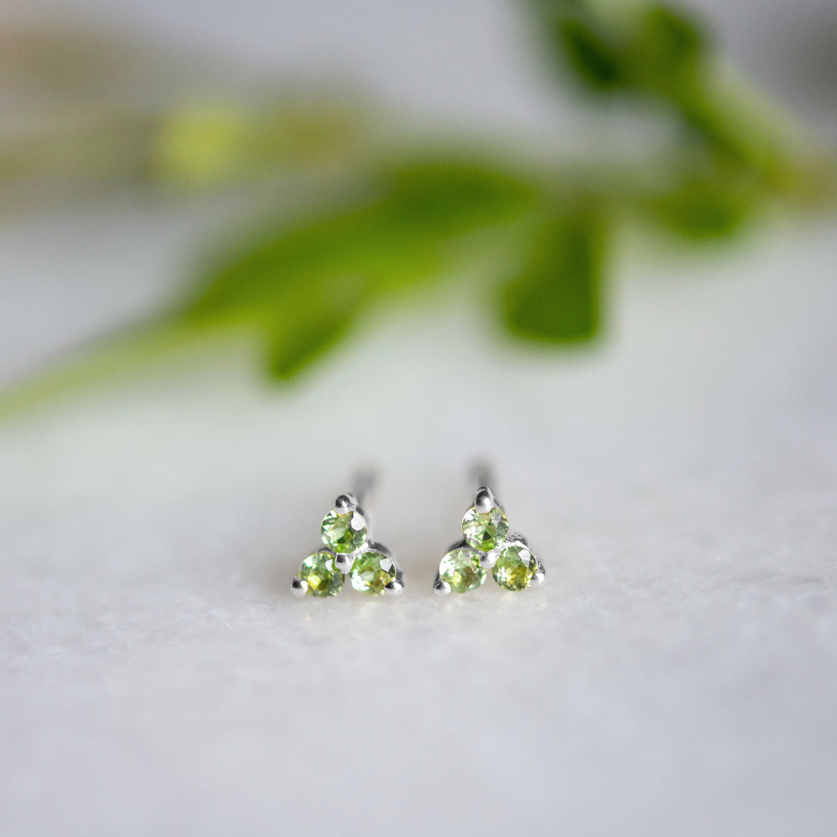 Clover Stud in Silver with Peridot