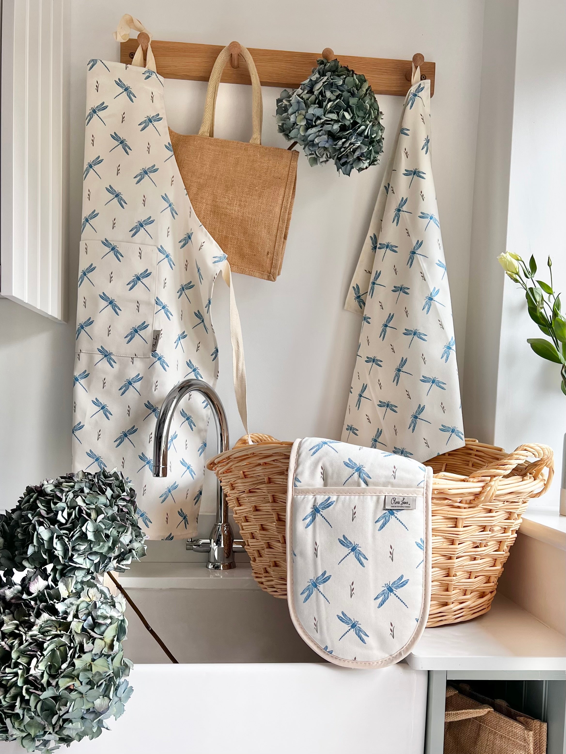 Double Oven Glove - 'Dancing with wings' Dragonfly