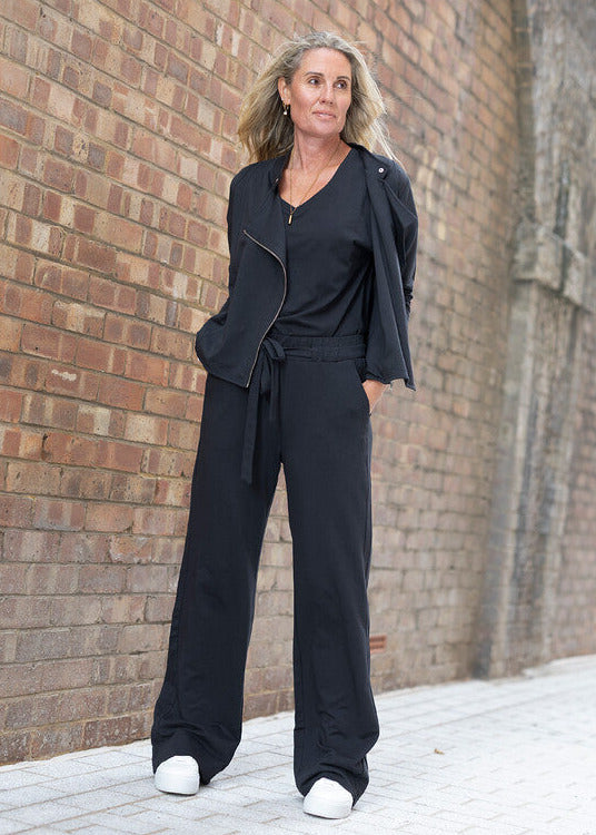 ATHENA v-neck, short sleeve top, charcoal