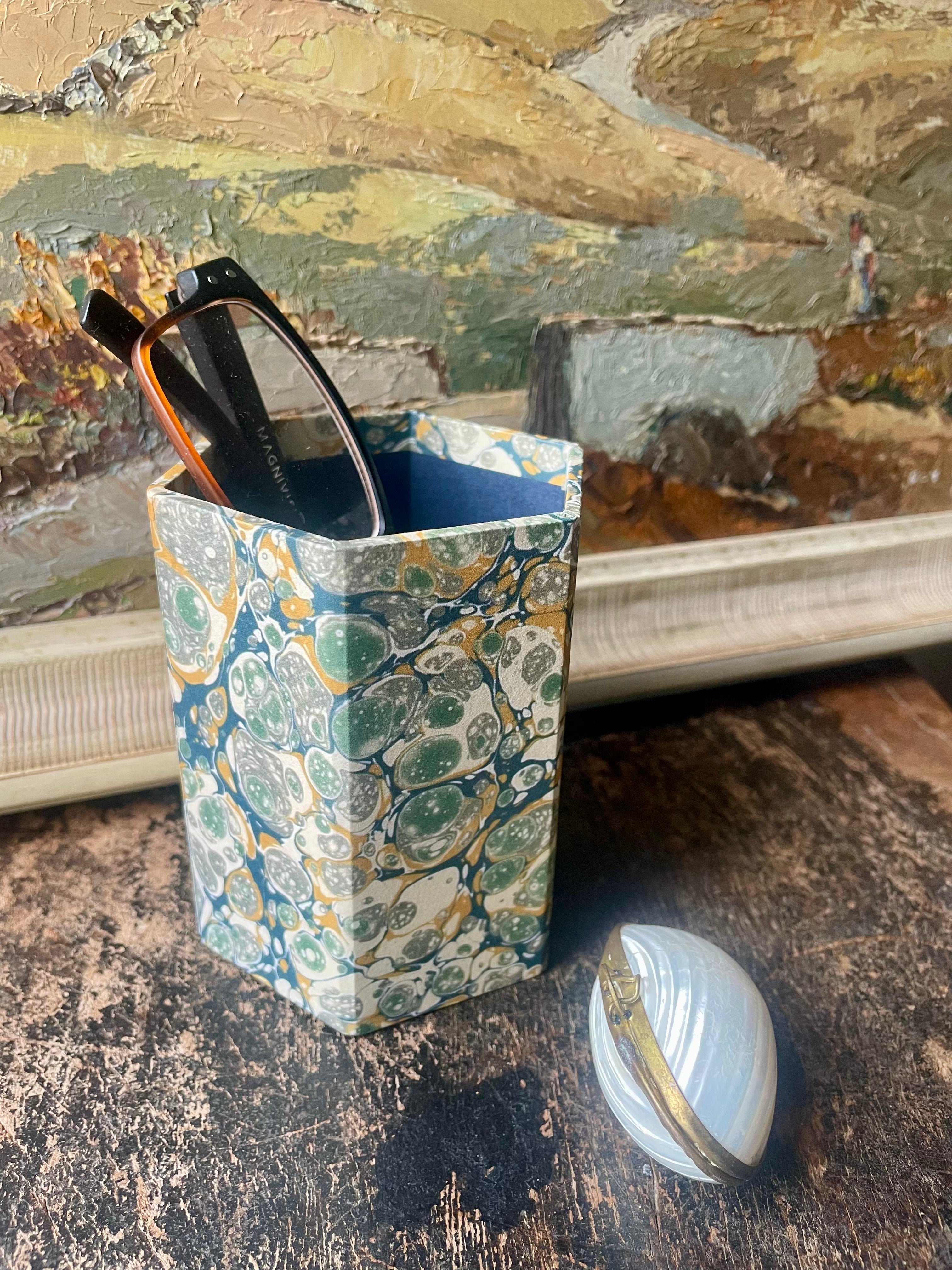 Marbled Pen Pot