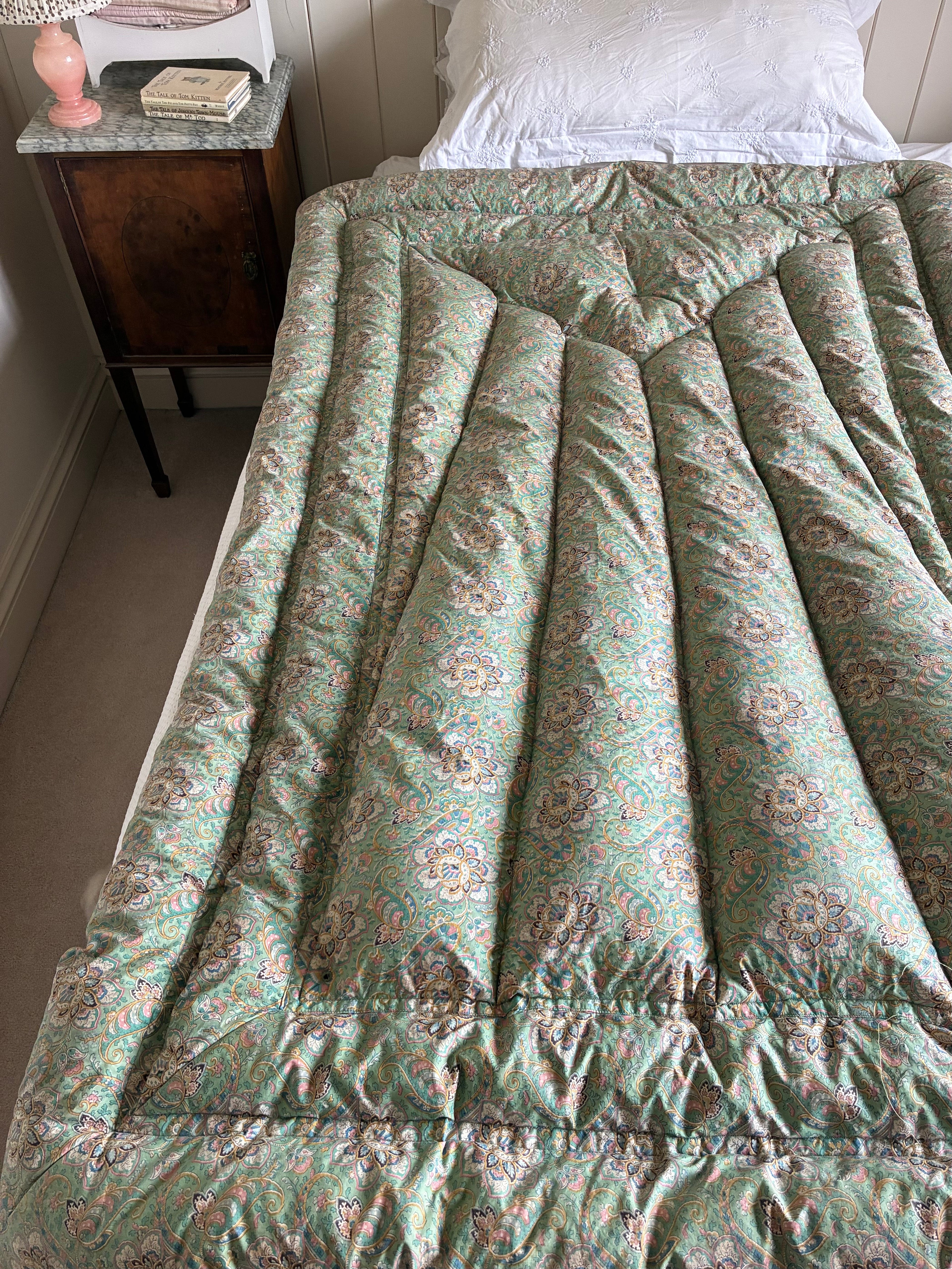 Single vintage eiderdown