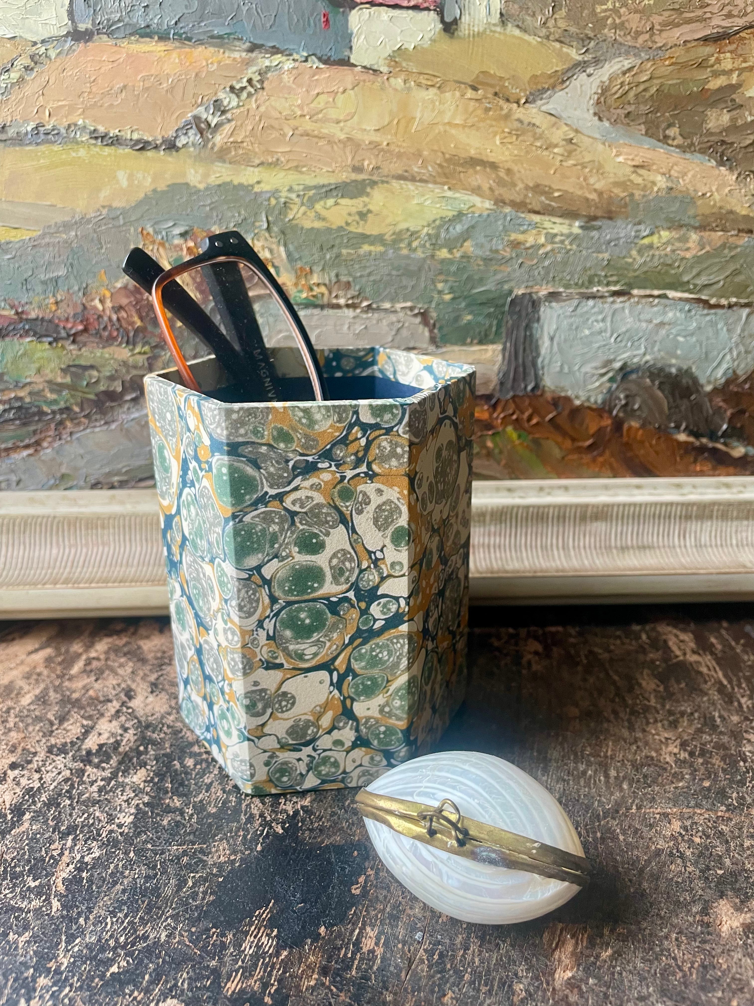 Marbled Pen Pot