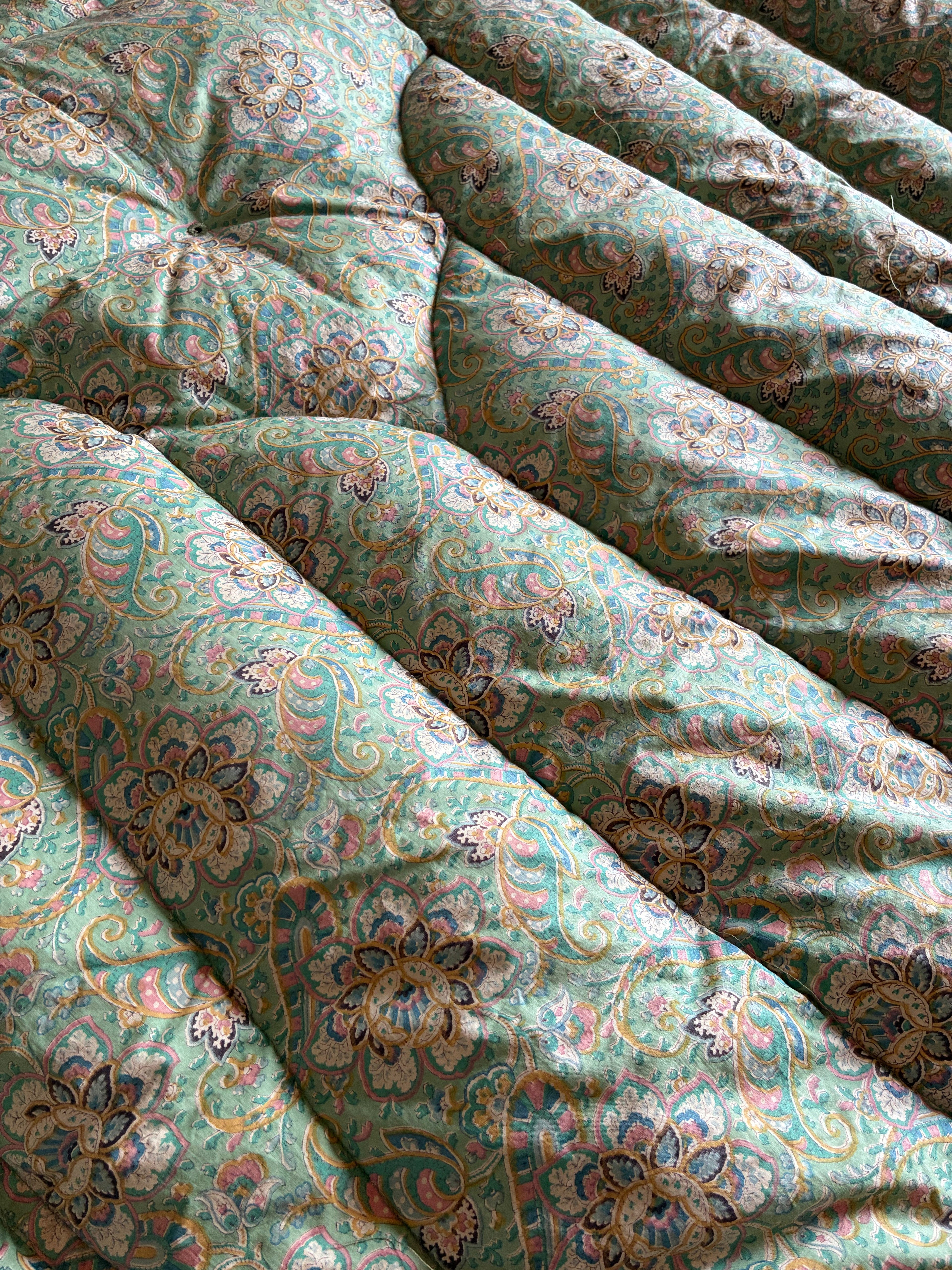 Single vintage eiderdown