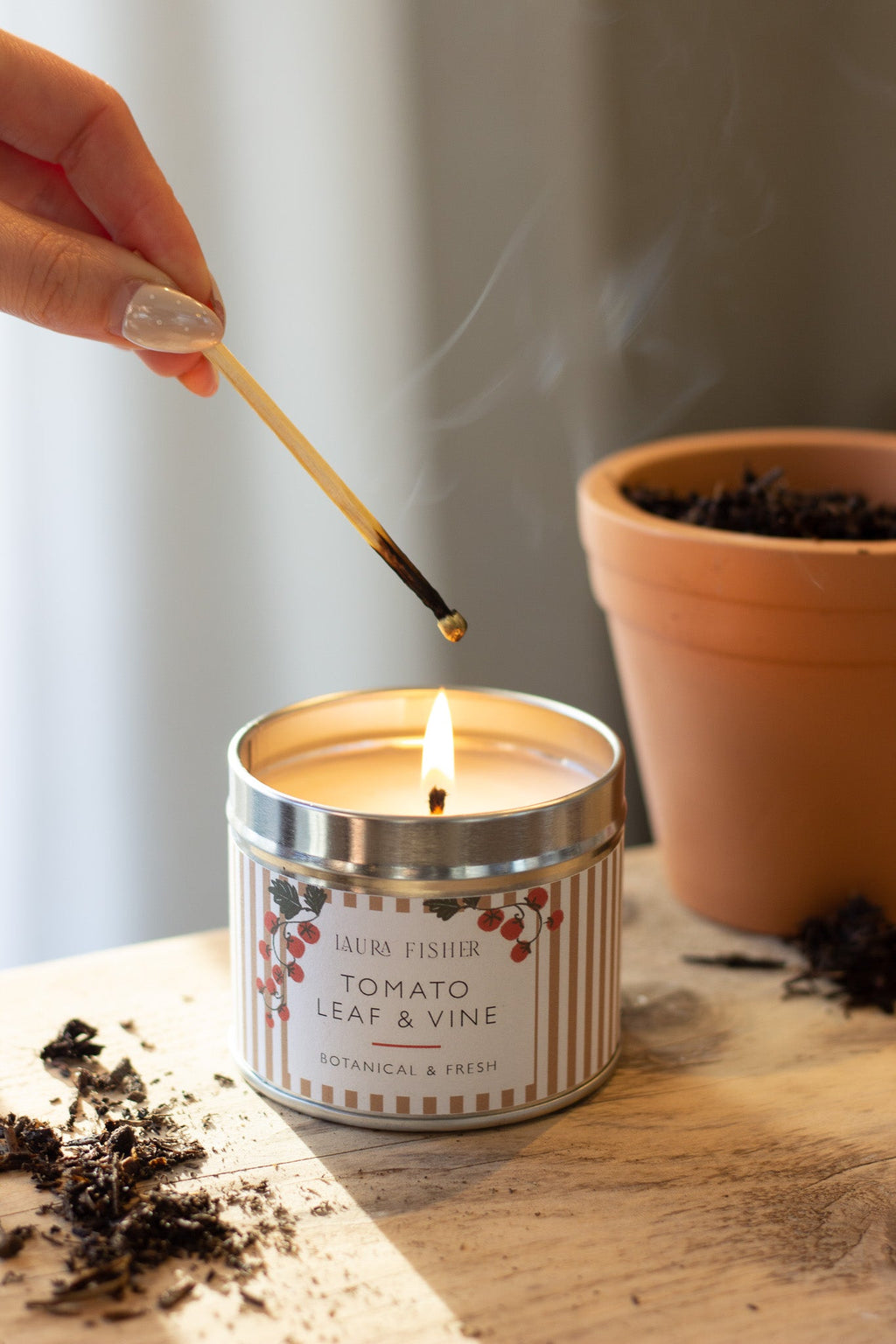 Tomato Leaf & Vine Tin Candle