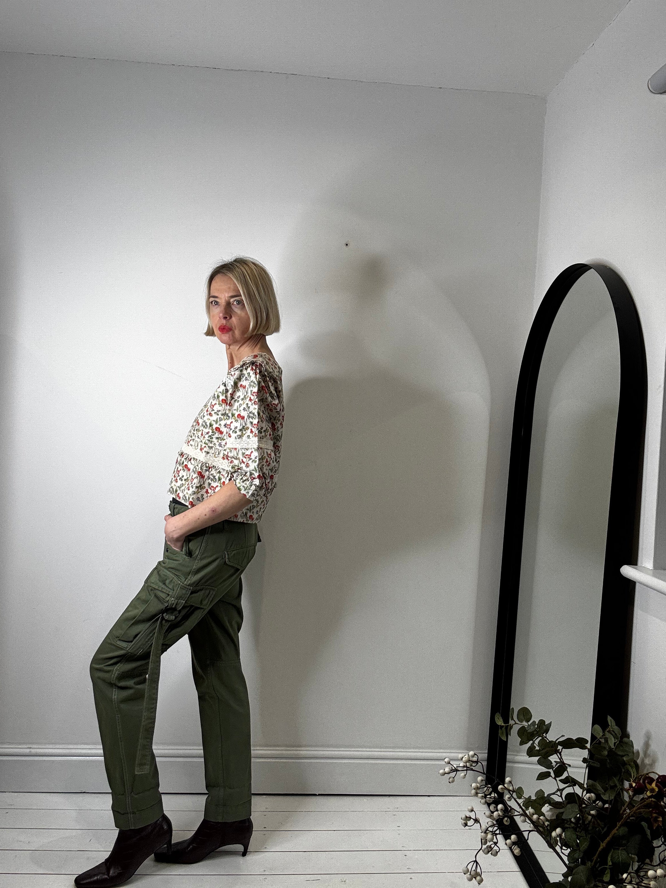 UNIQUE khaki trousers