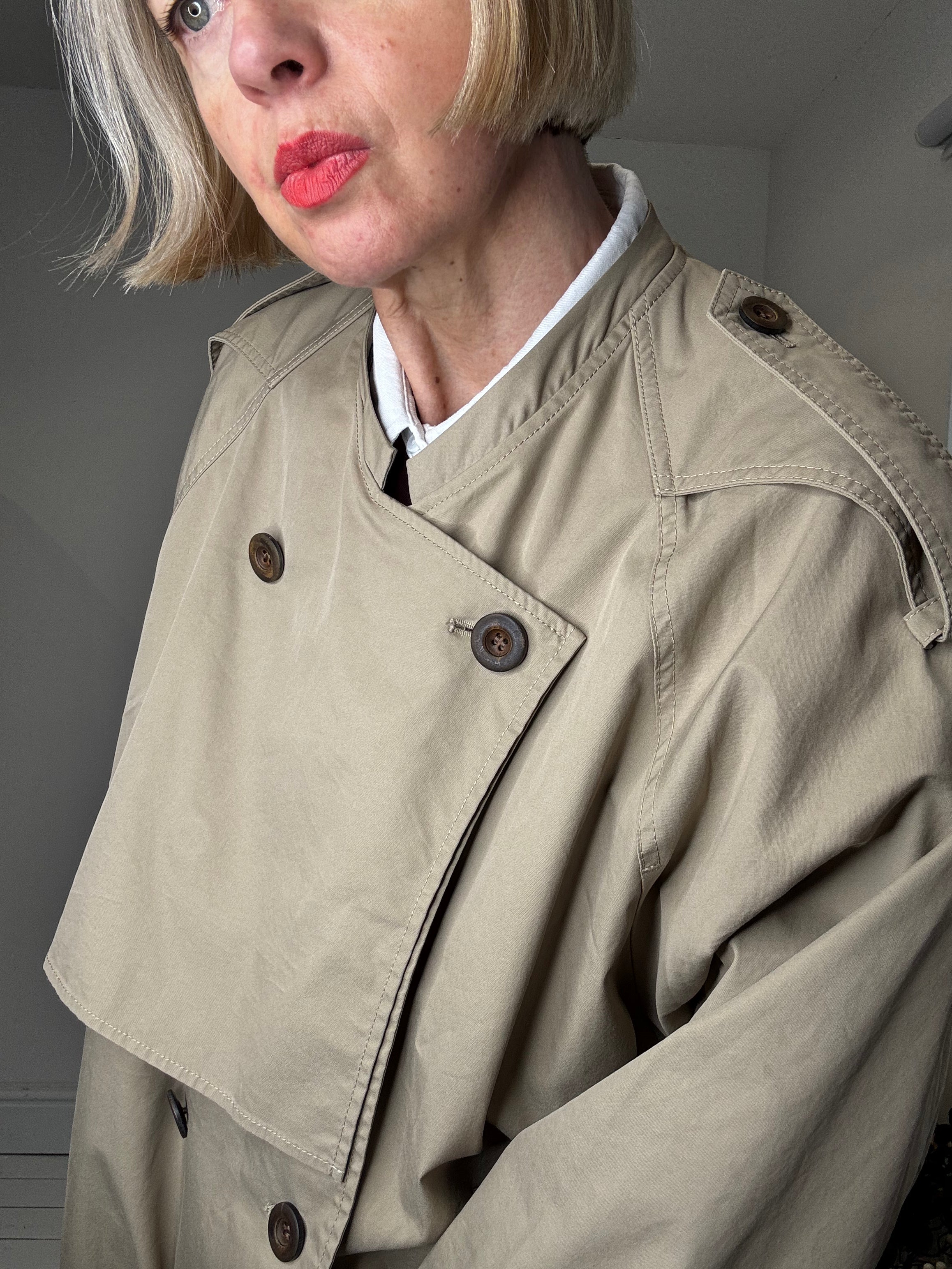 DB contrast collar trench