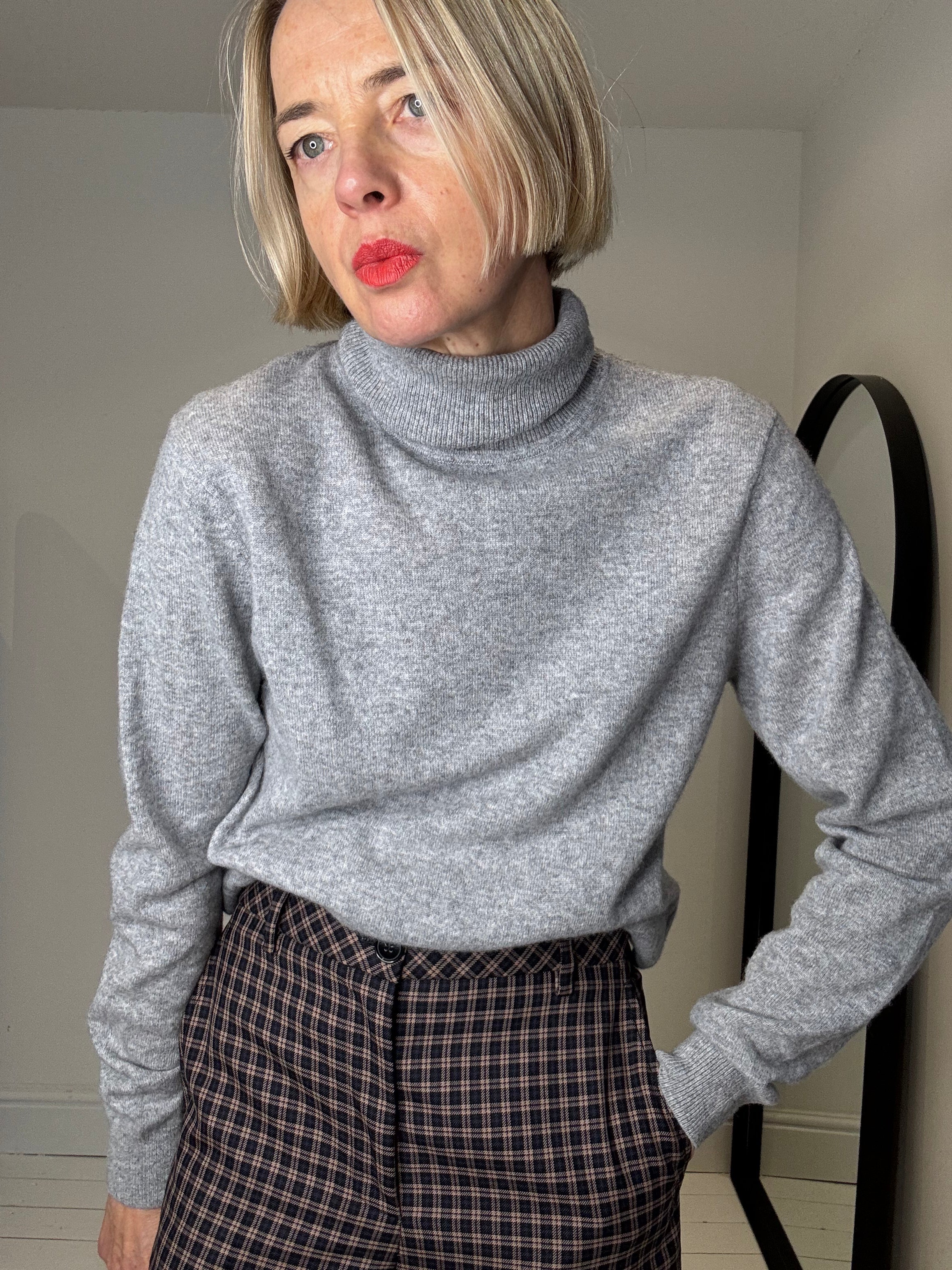 Cashmere roll neck jumper