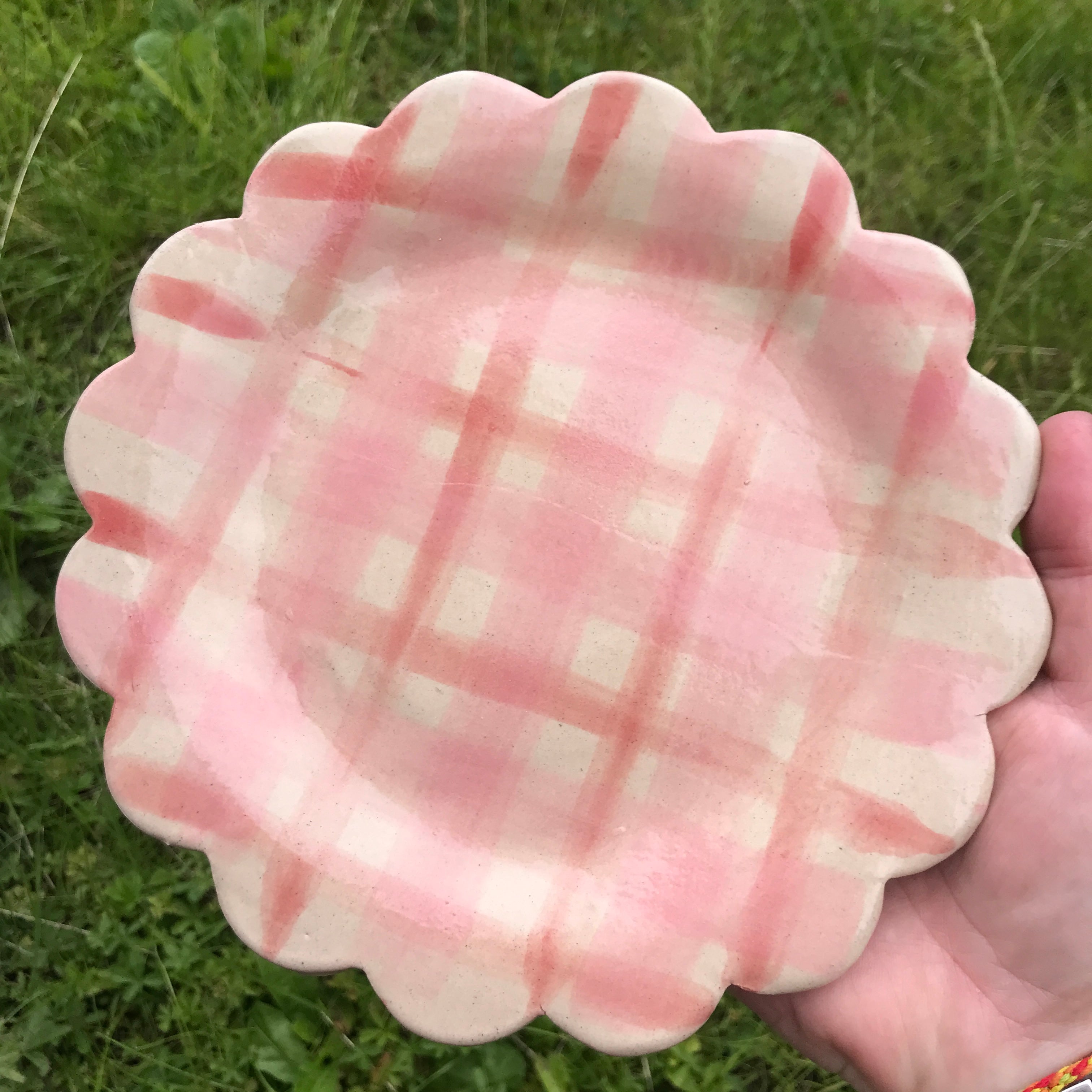 Gingham check hand shaped ceramic plate with scalloped edge