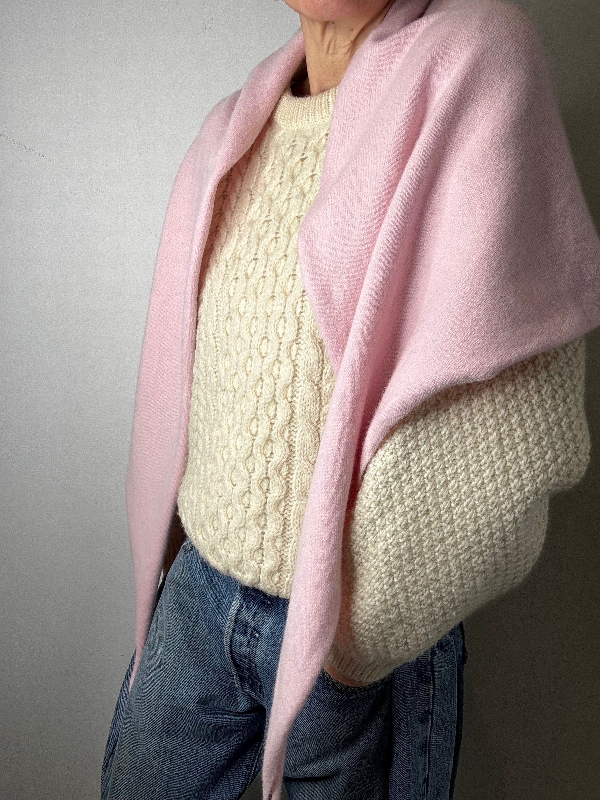 EXTREME CASHMERE triangle scarf