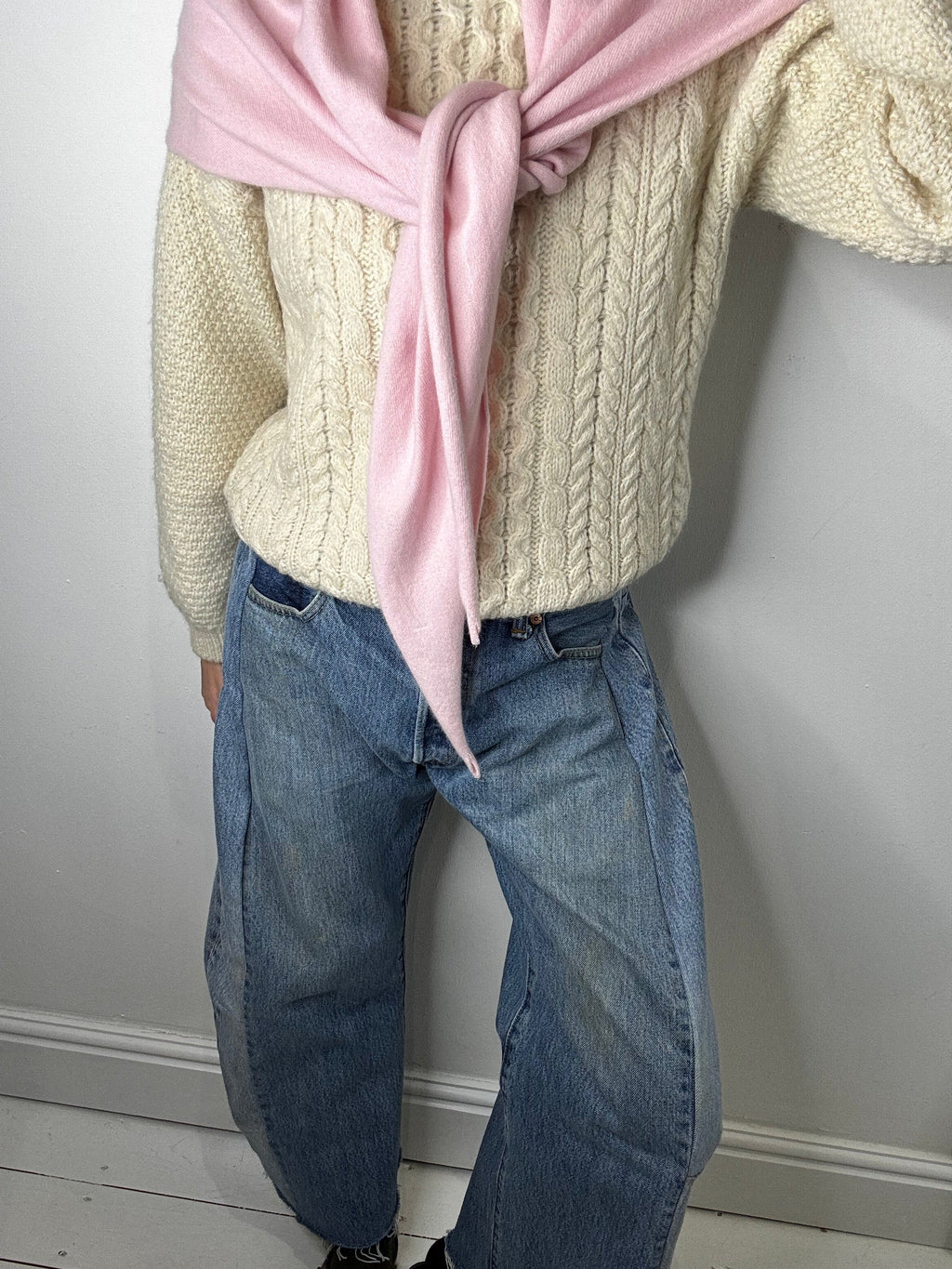 EXTREME CASHMERE triangle scarf