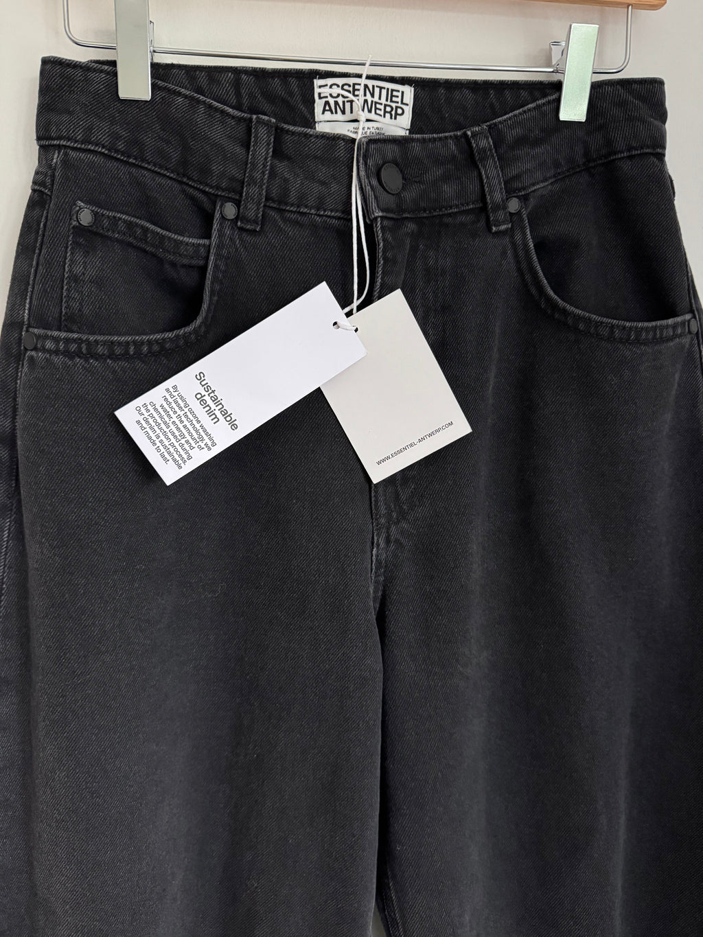 Essentiel Antwerp Interstellar barrel leg jeans