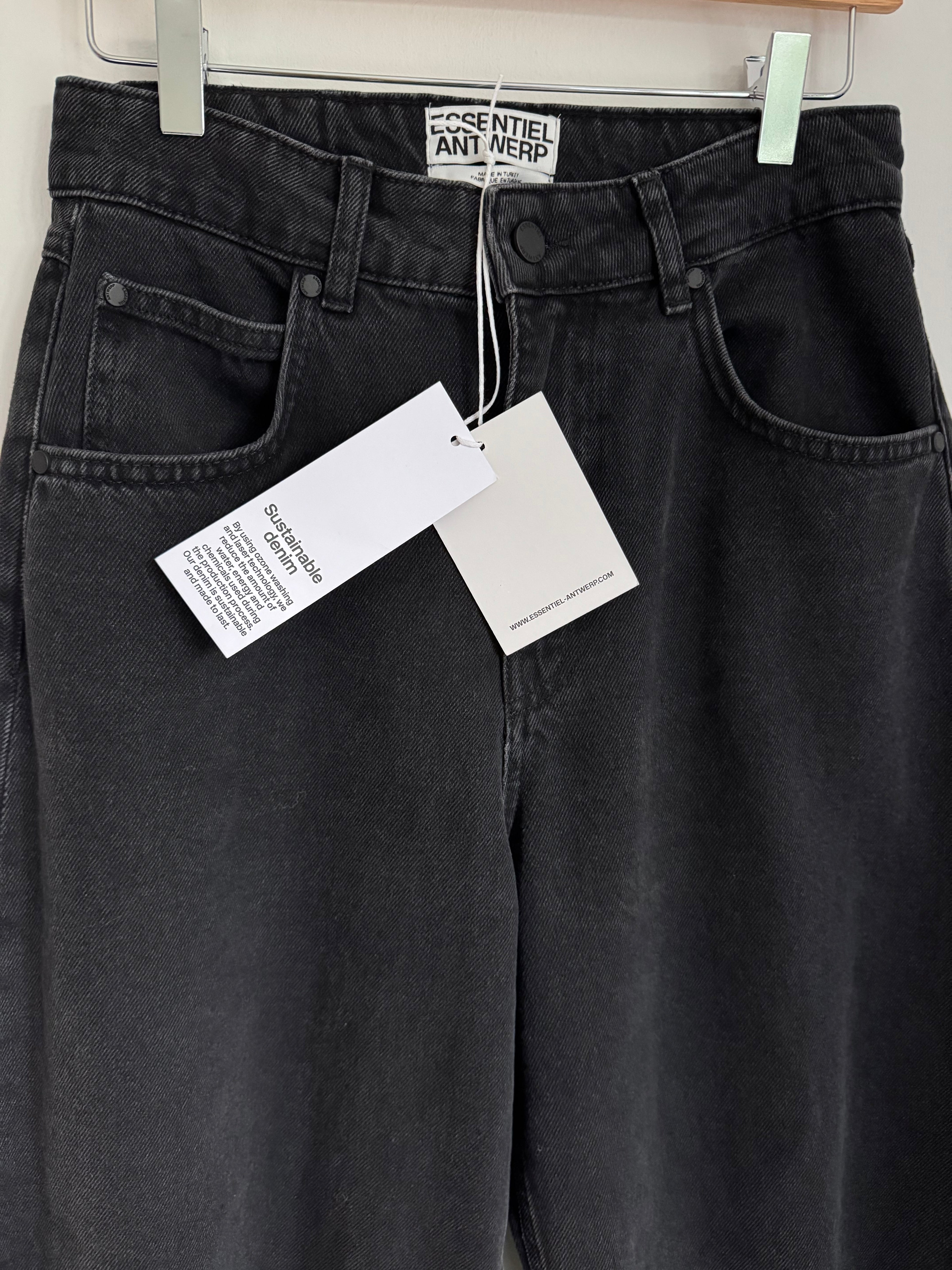 Essentiel Antwerp Interstellar barrel leg jeans