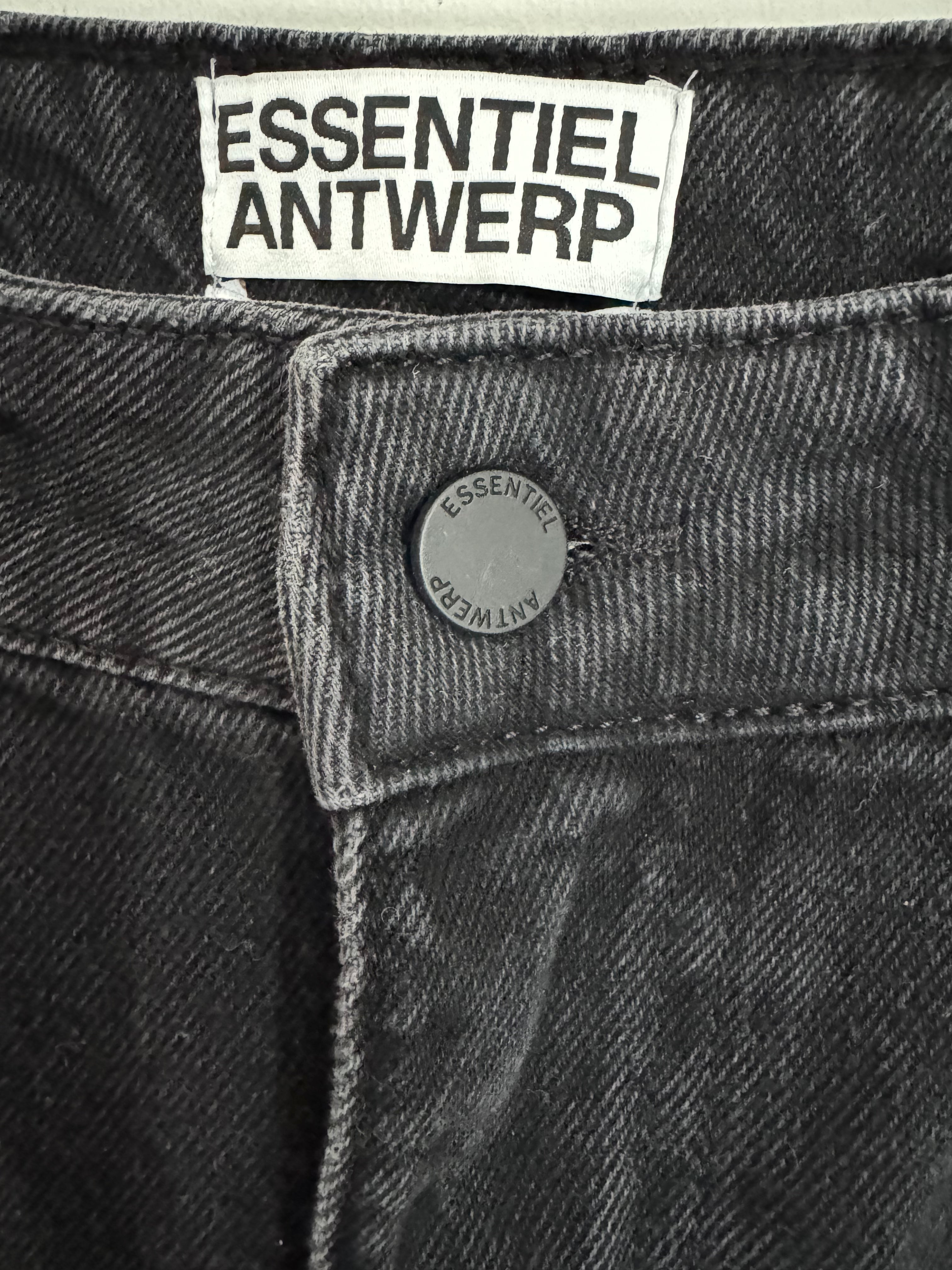 Essentiel Antwerp Interstellar barrel leg jeans