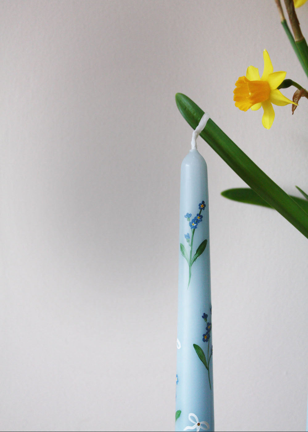 Forget me nots & bows candle