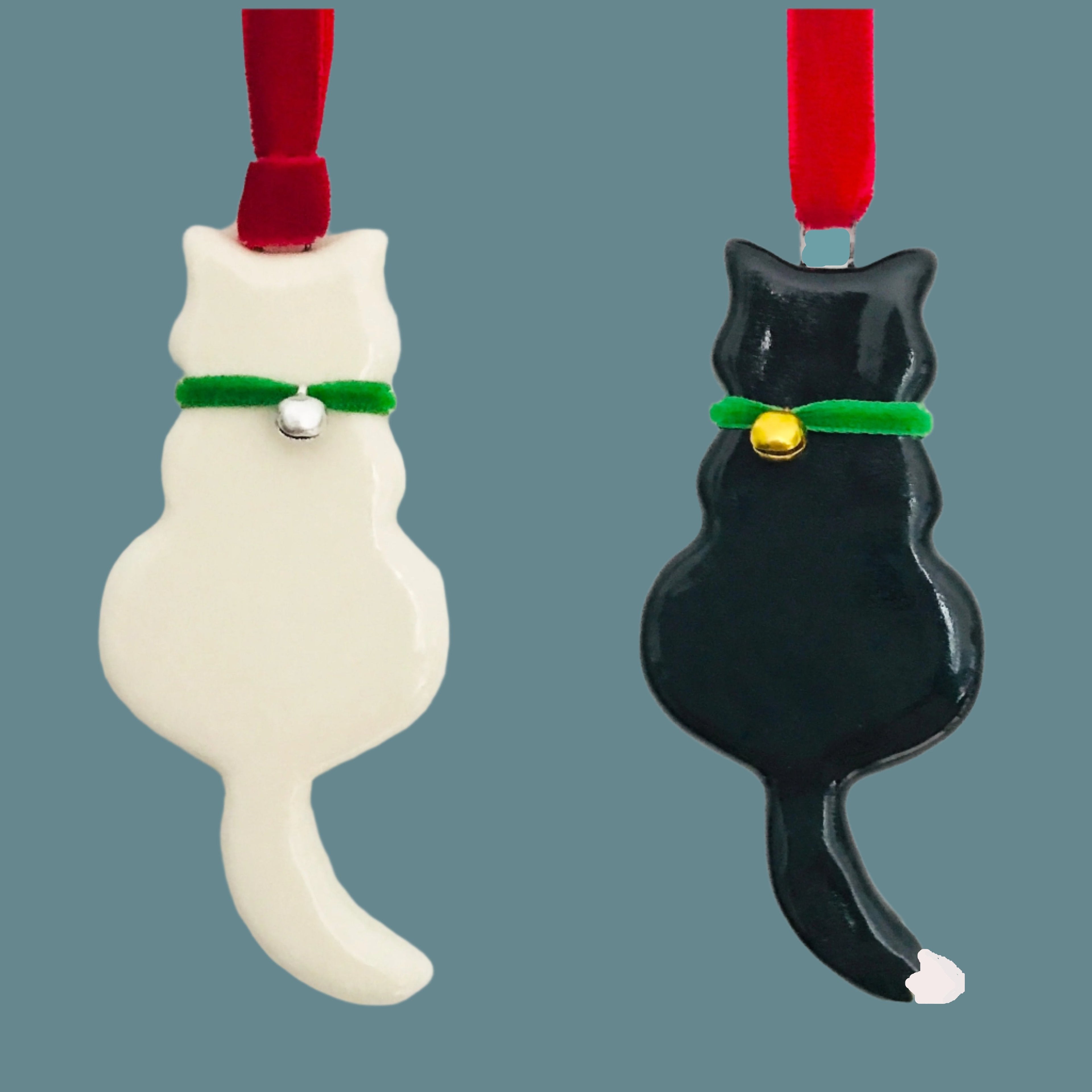 Porcelain cat hanging decoration with velvet collar and bell
