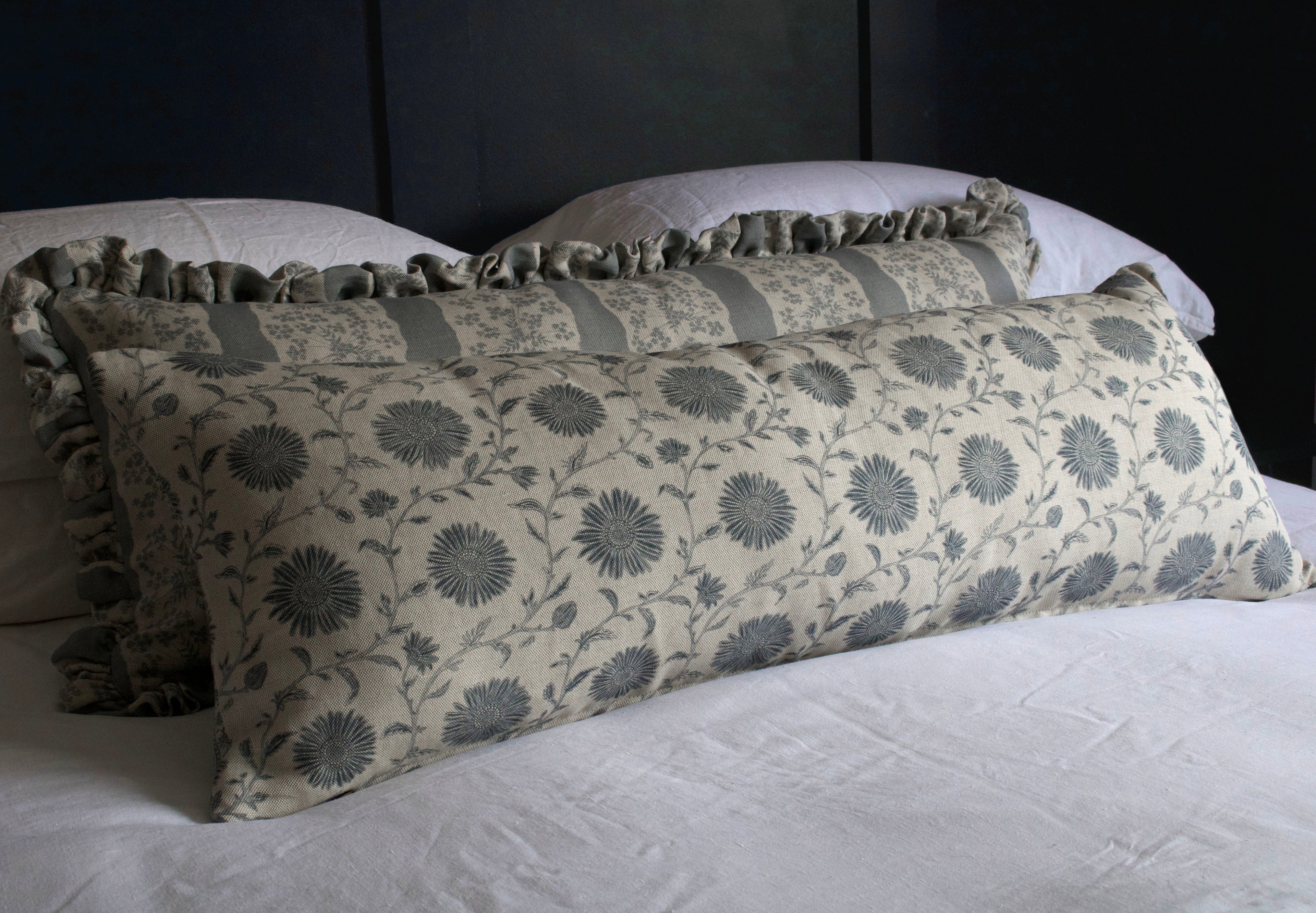 LUMBAR CUSHION ~ MOONPENNY/DAISY CHAIN FLAX FLOWER
