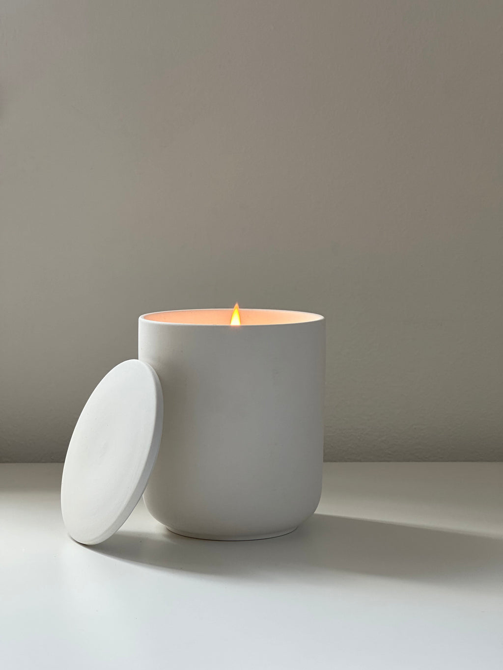 CERAMIC CANDLE ~ BERGAMOT & TOBACCO LEAF