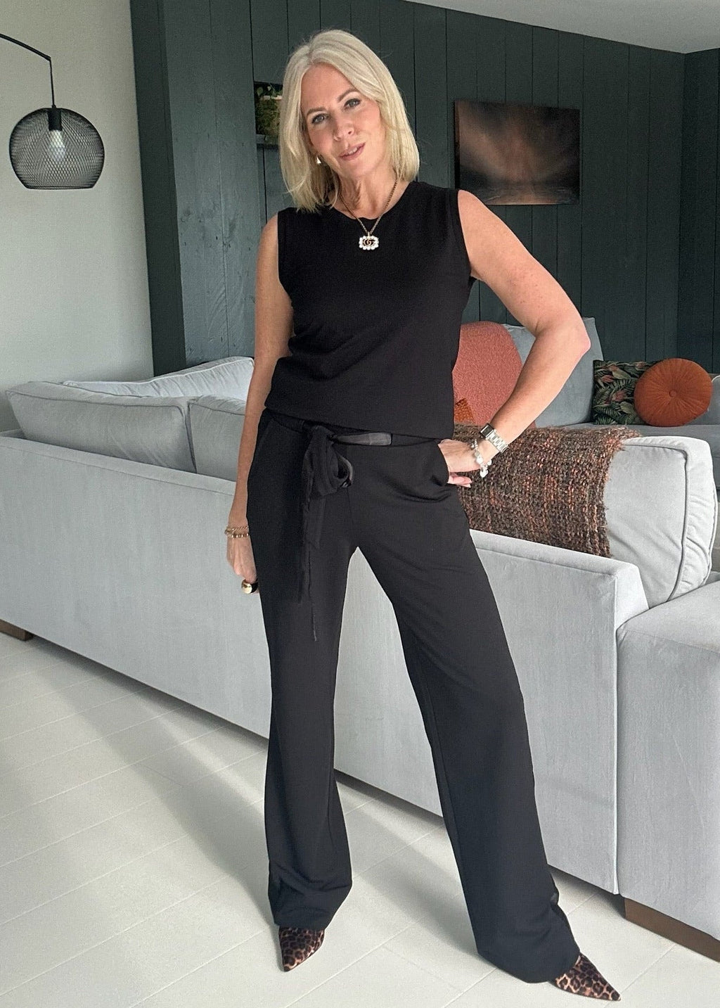 HERO sleeveless top, black