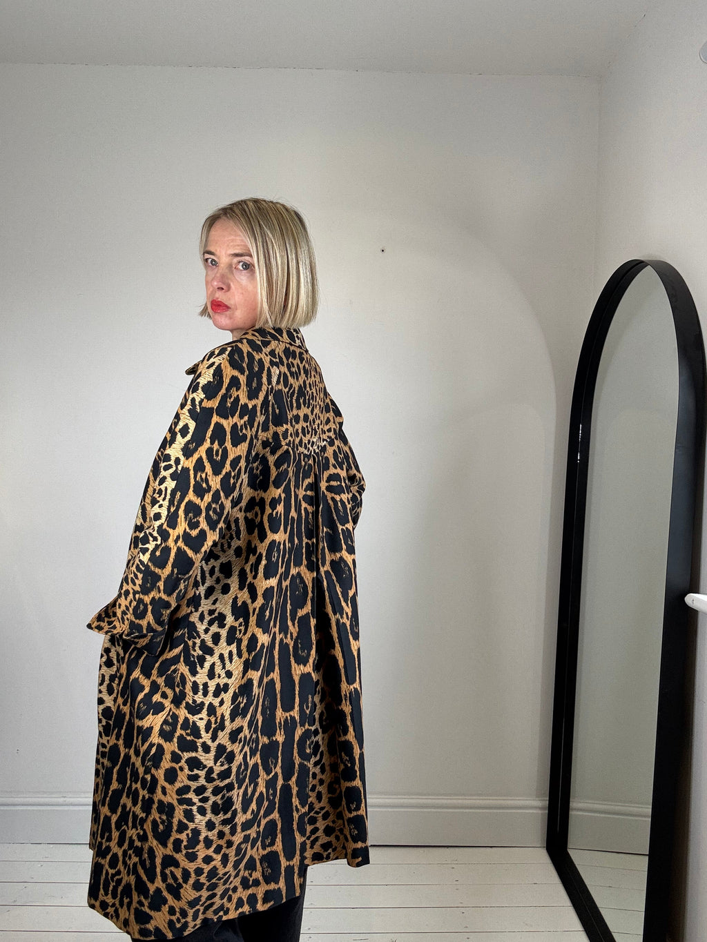 VINTAGE leopard print mac