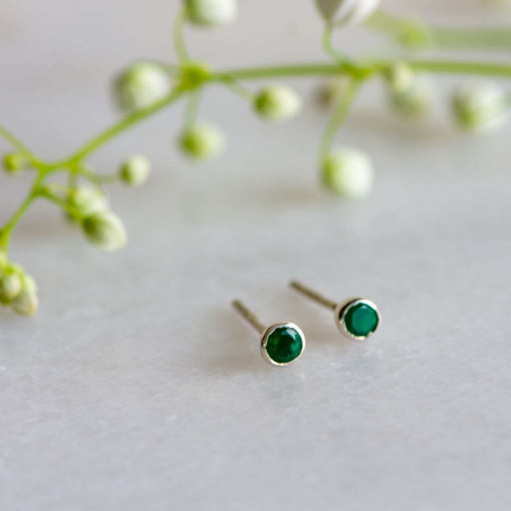 Acer Ear stud in Silver with Green Onyx