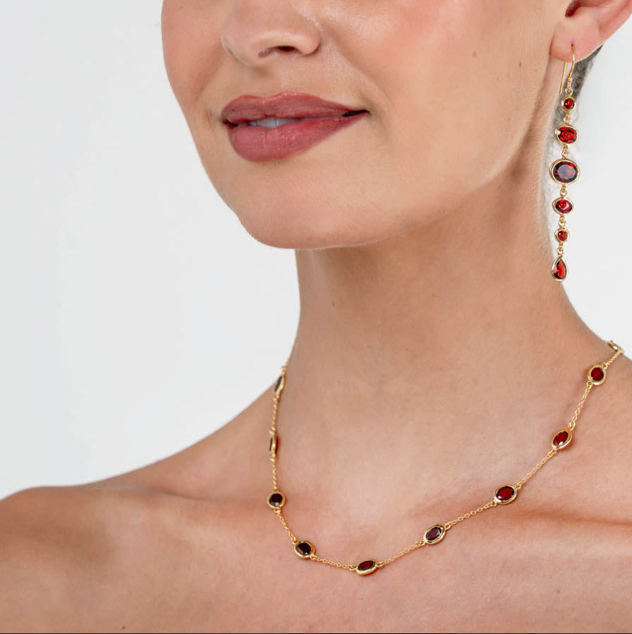 Marilyn Necklace in Gold with Garnet