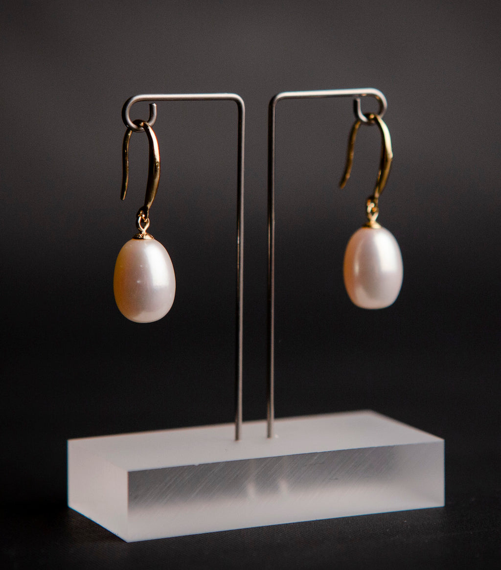 Pearl drop earrings