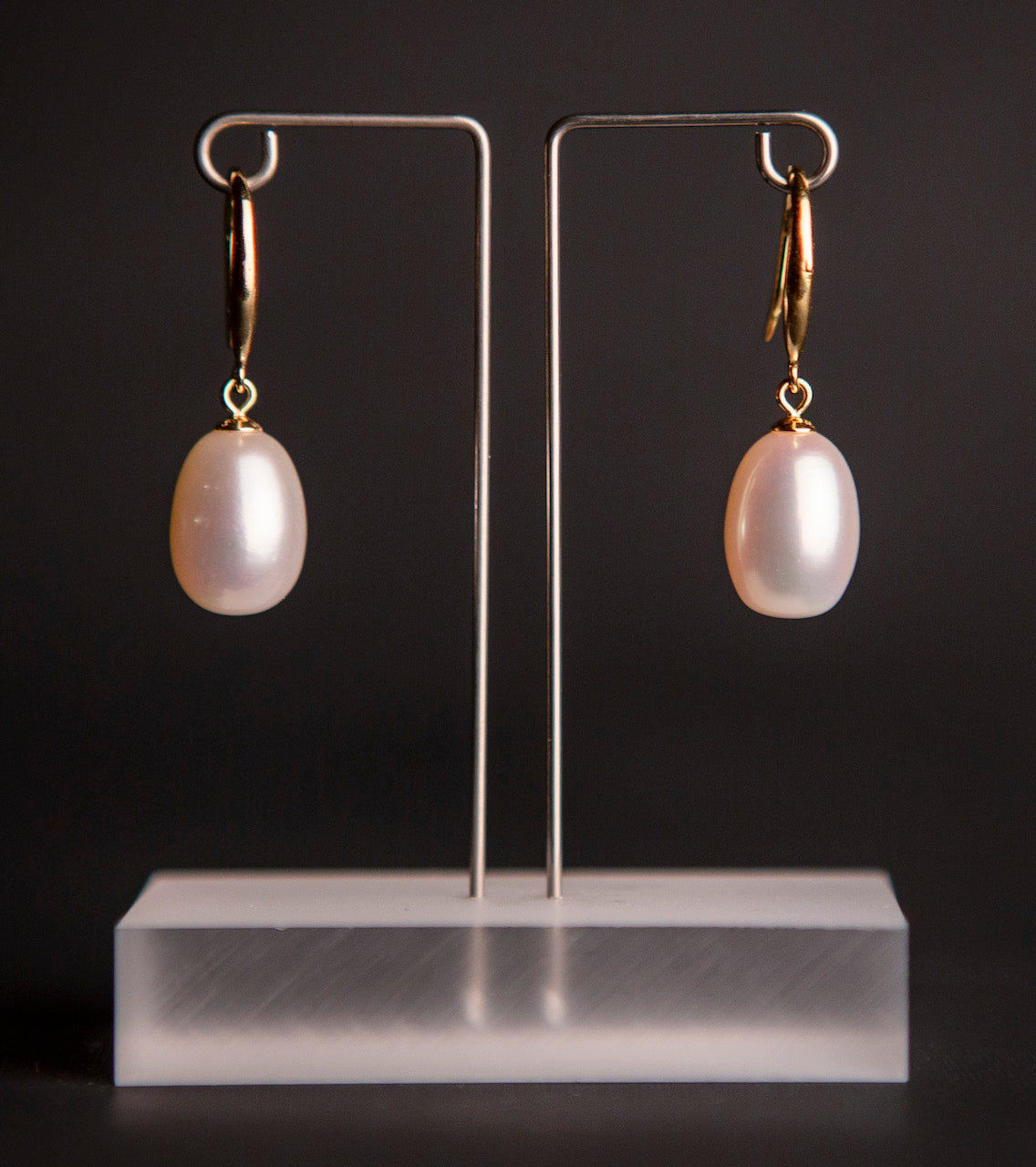 Pearl drop earrings