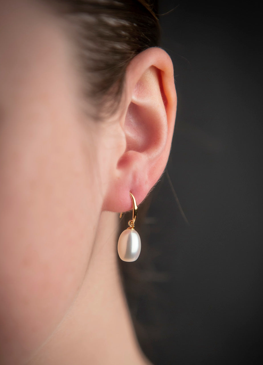 Pearl drop earrings