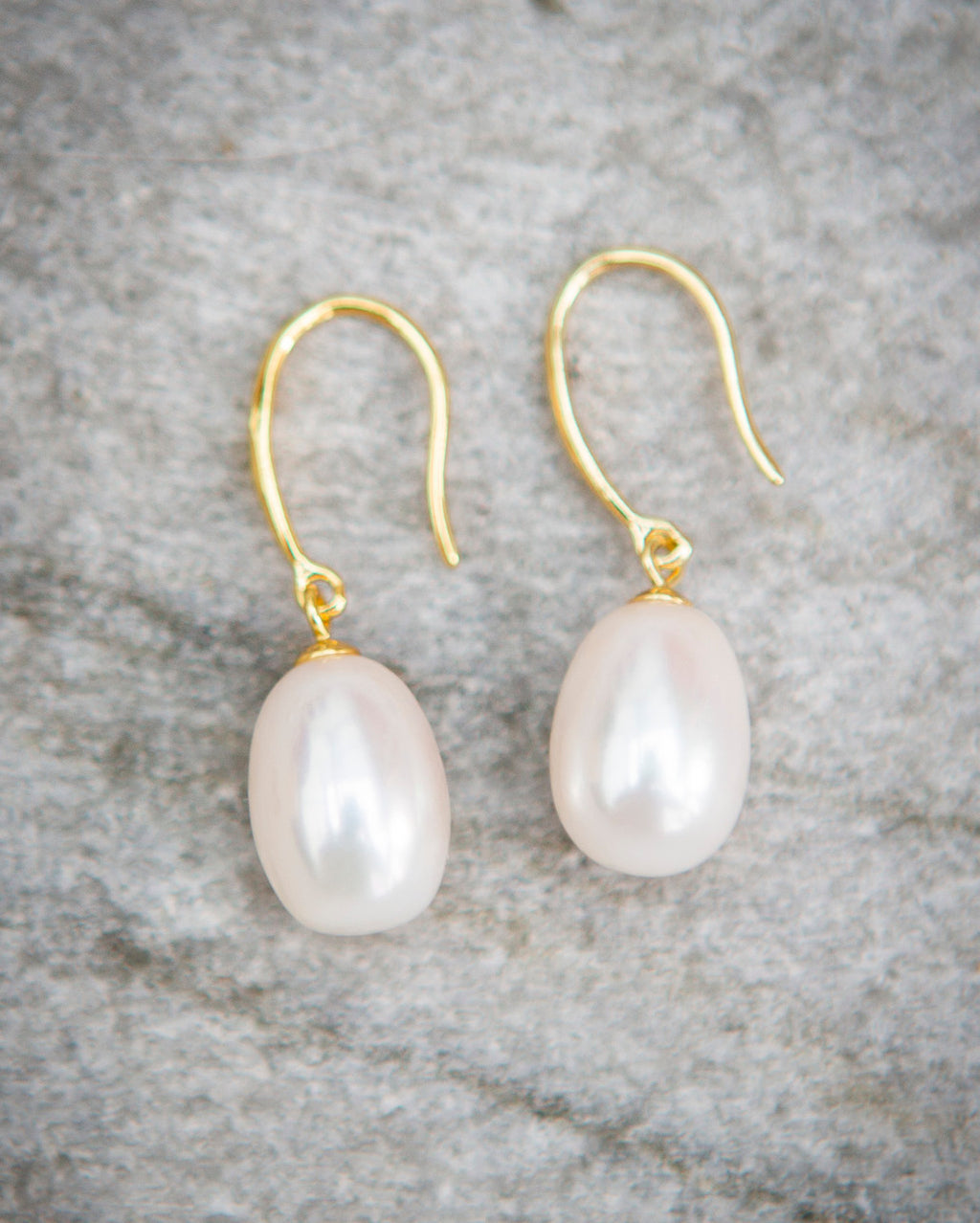 Pearl drop earrings