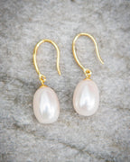 Pearl drop earrings