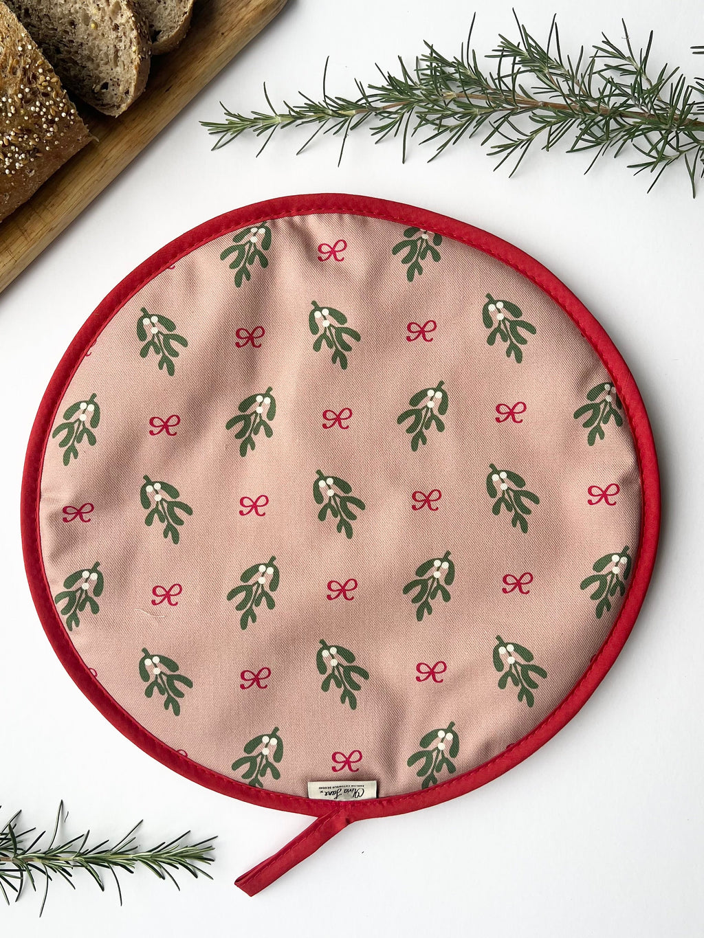 AGA Cover - 'Mistle Kiss'